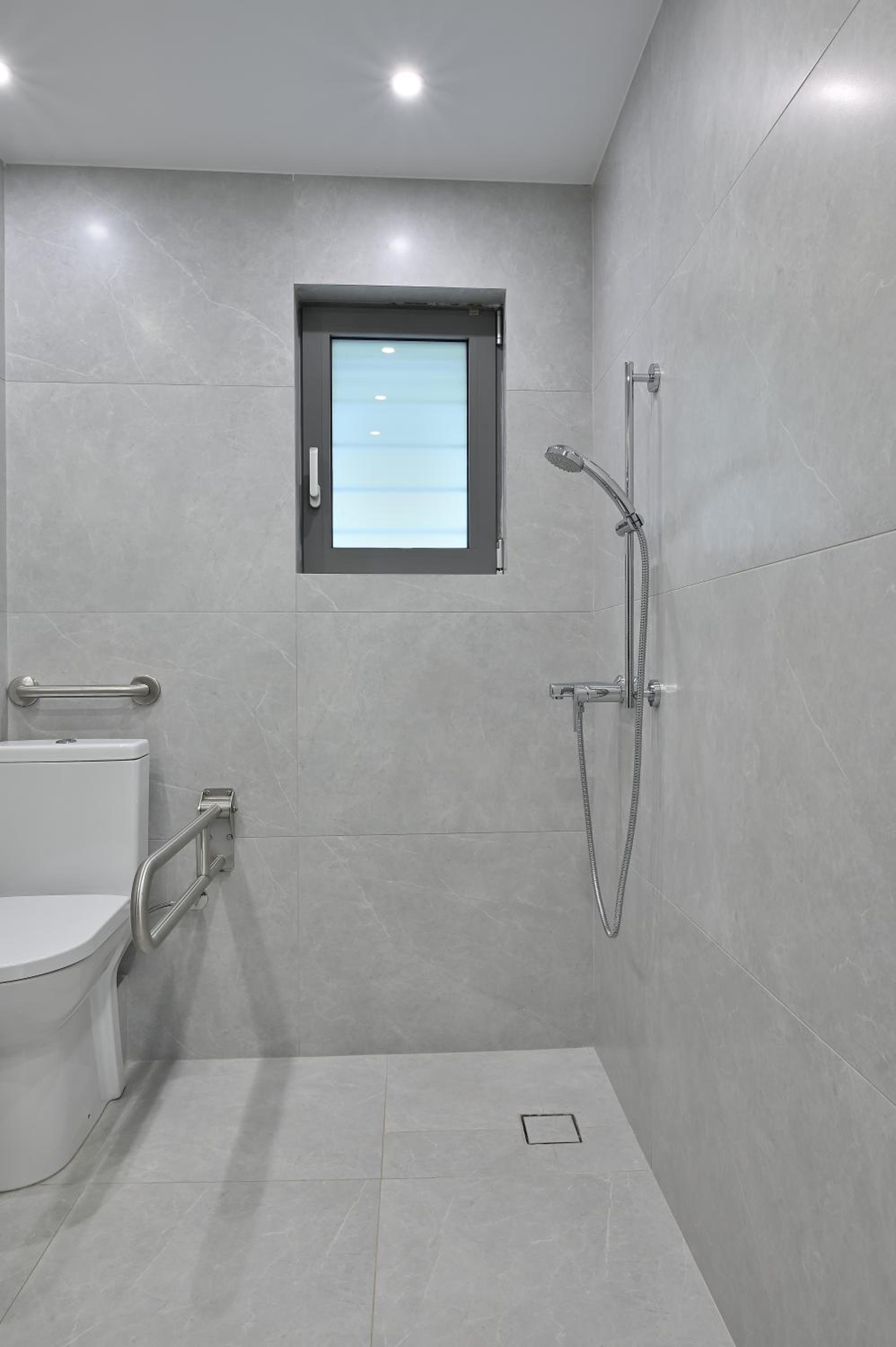 The Lop Athens Holidays Luxury Suites