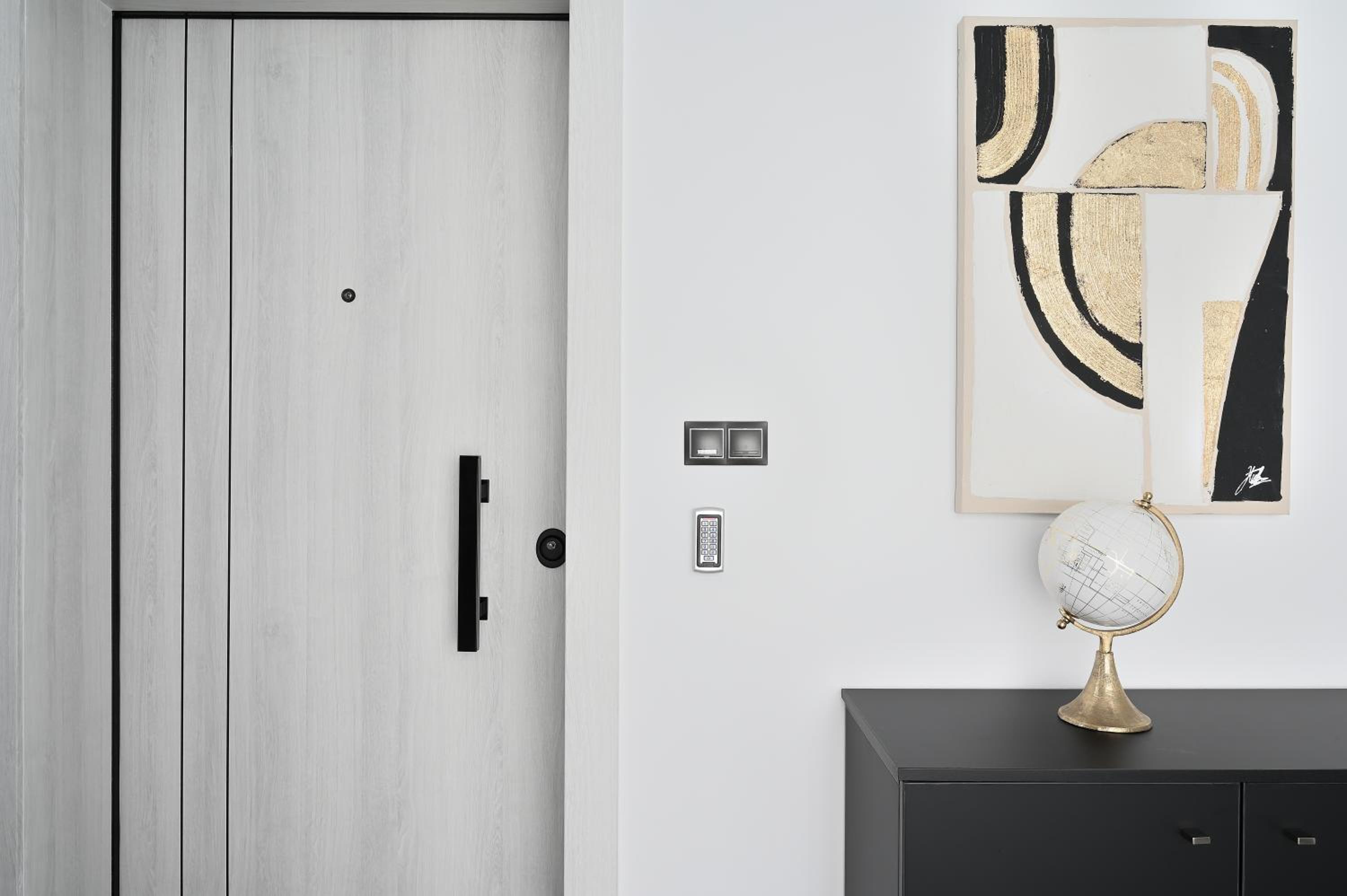 The Lop Athens Holidays Luxury Suites