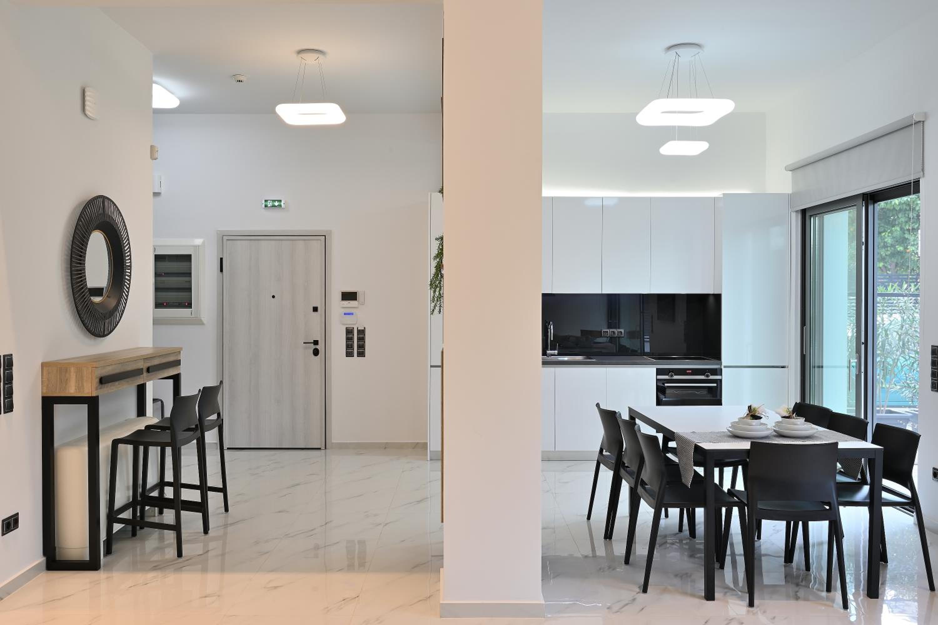 The Lop Athens Holidays Luxury Suites