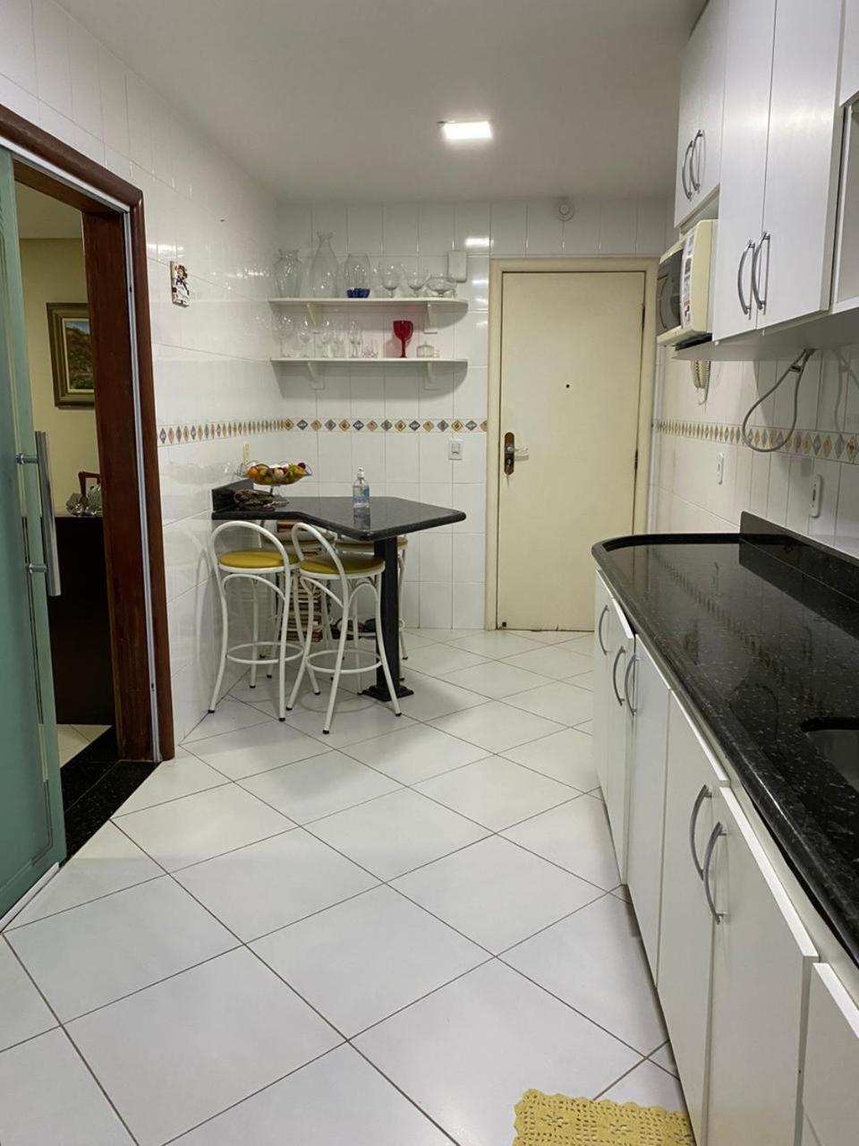 Apartamento familiar com vista para o mar em Guarapari Praia do Morro, frente ao Marlim!!!
