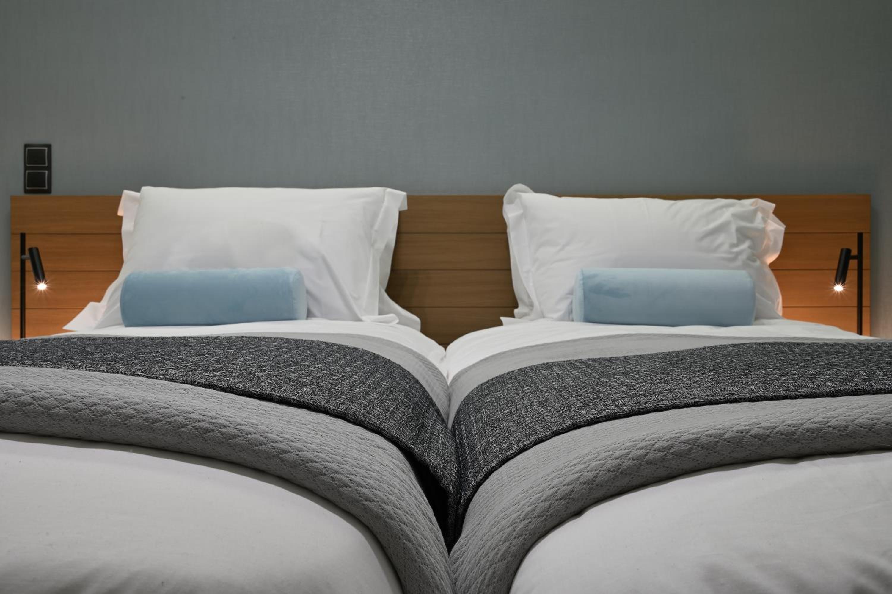 The Lop Athens Holidays Luxury Suites