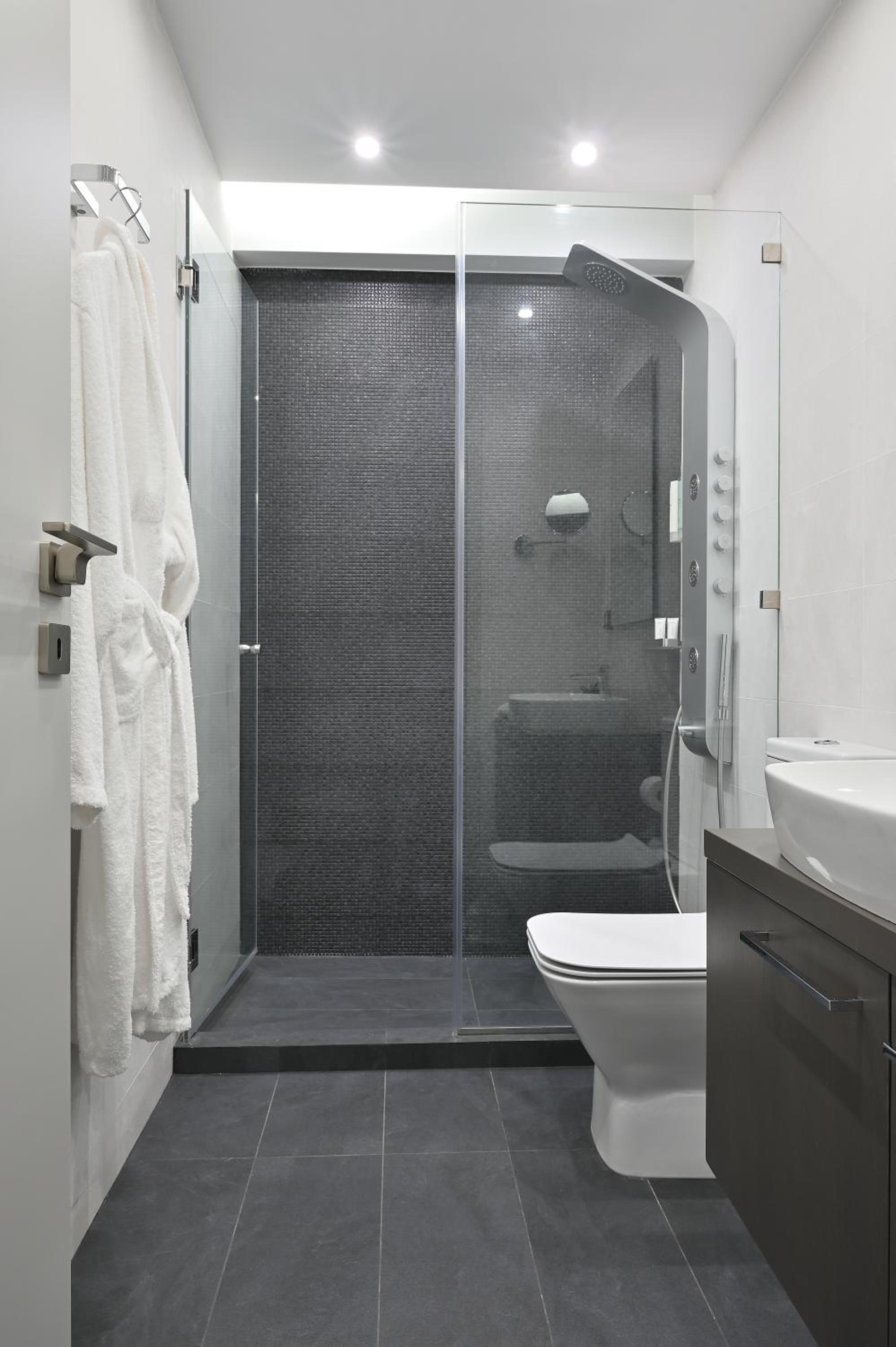 The Lop Athens Holidays Luxury Suites