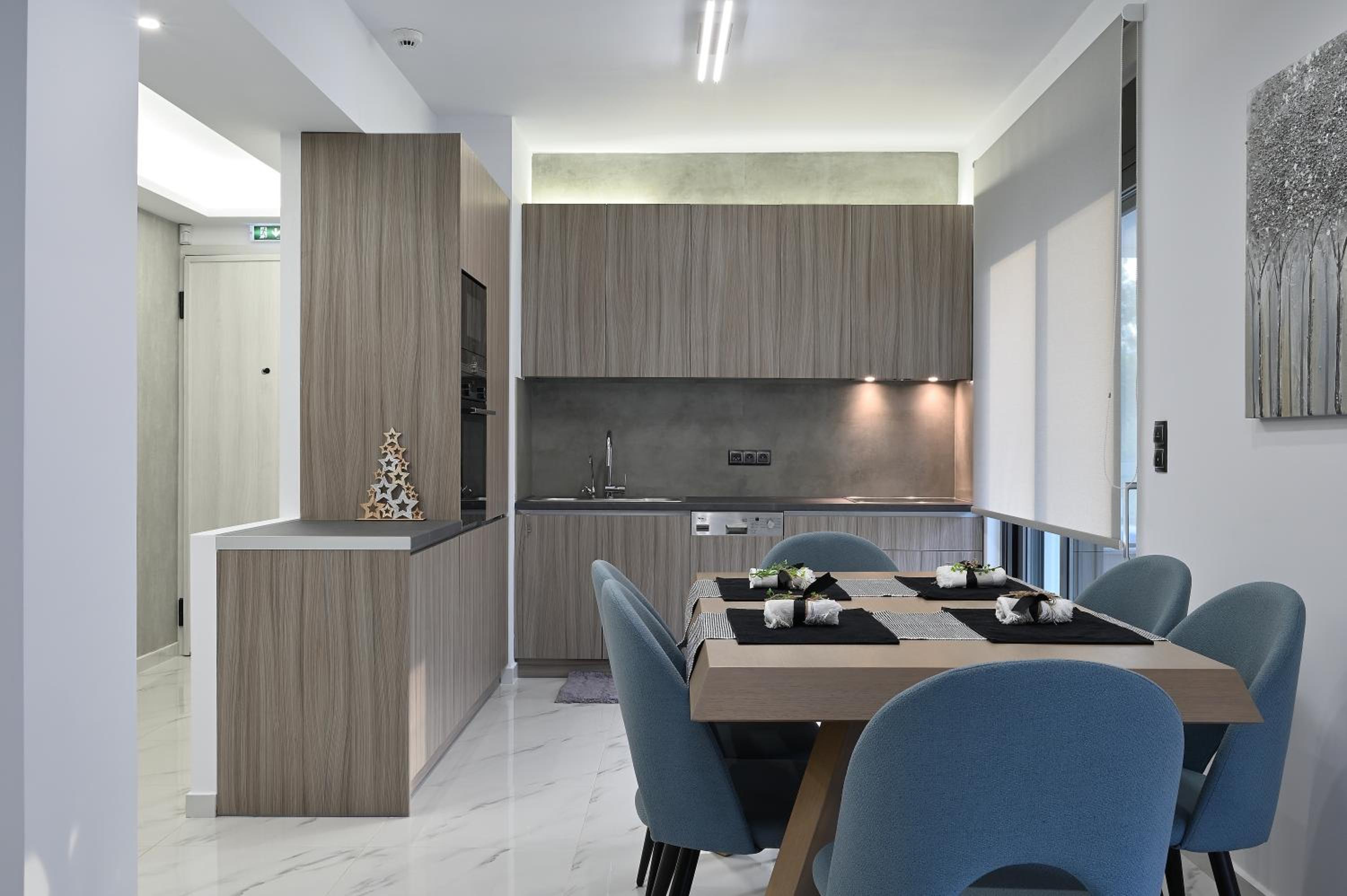 The Lop Athens Holidays Luxury Suites