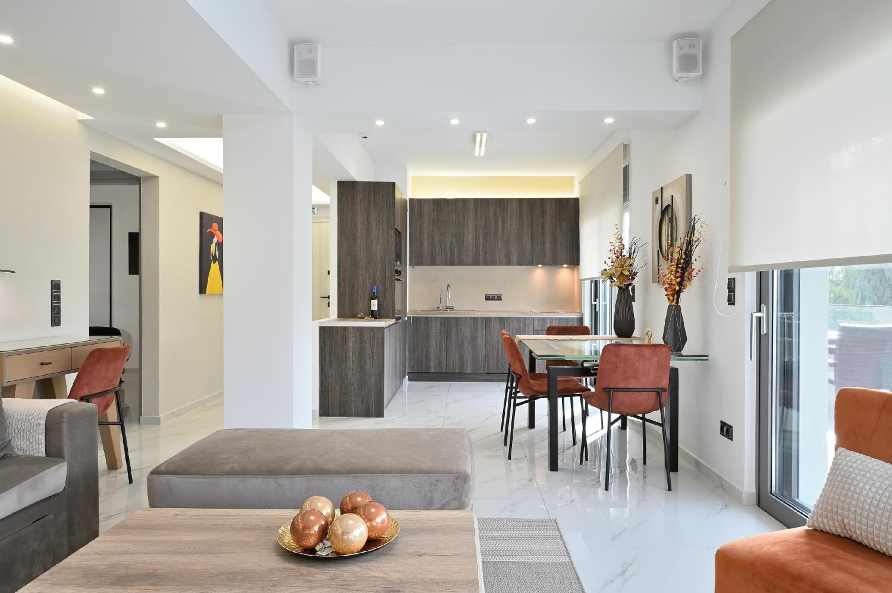 The Lop Athens Holidays Luxury Suites