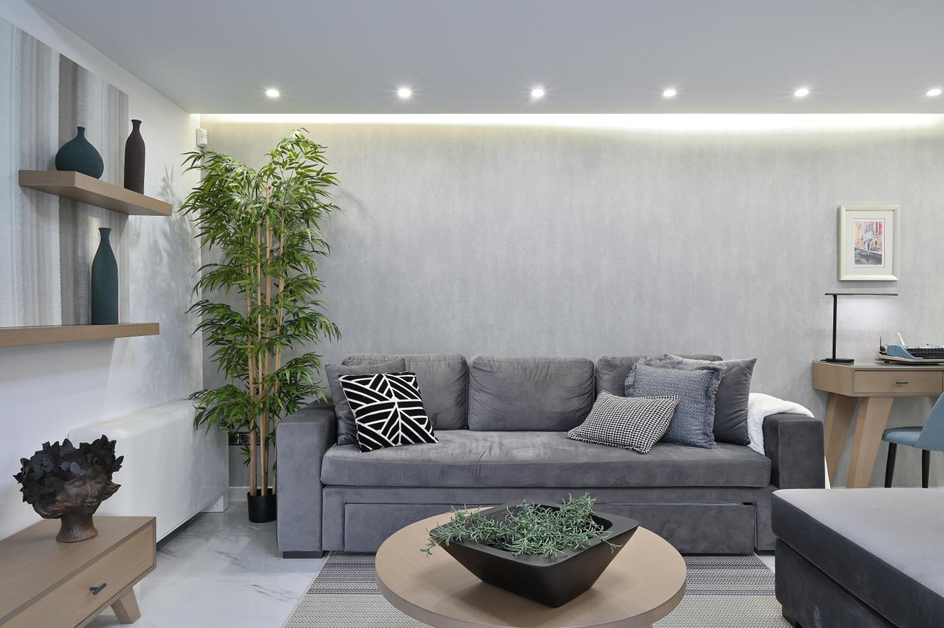 The Lop Athens Holidays Luxury Suites