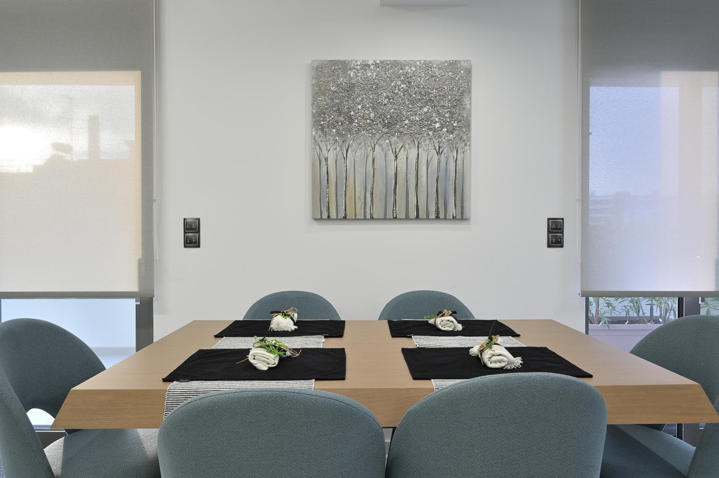 The Lop Athens Holidays Luxury Suites