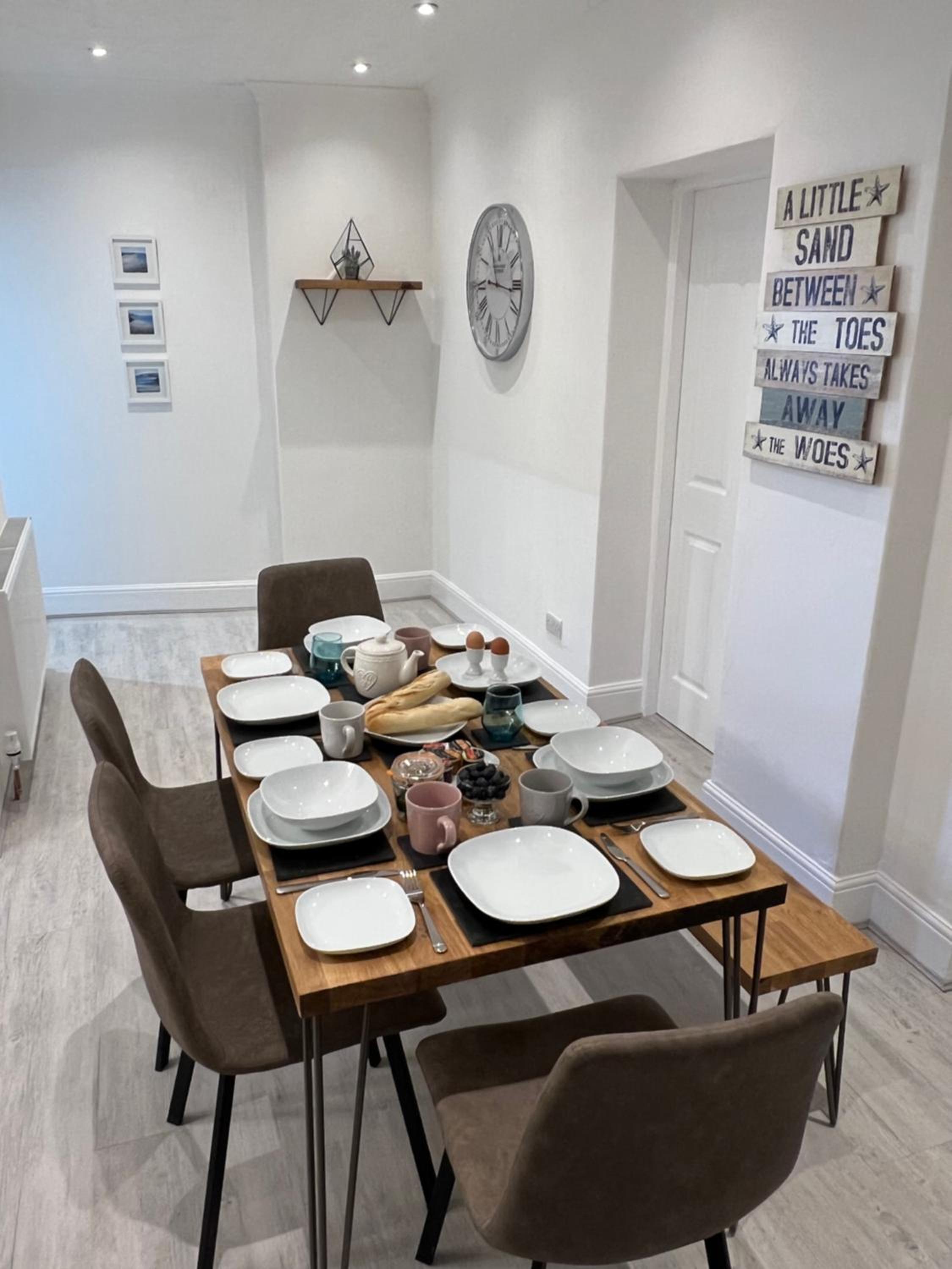 Large Three bed Two bathroom flat in Central Torquay