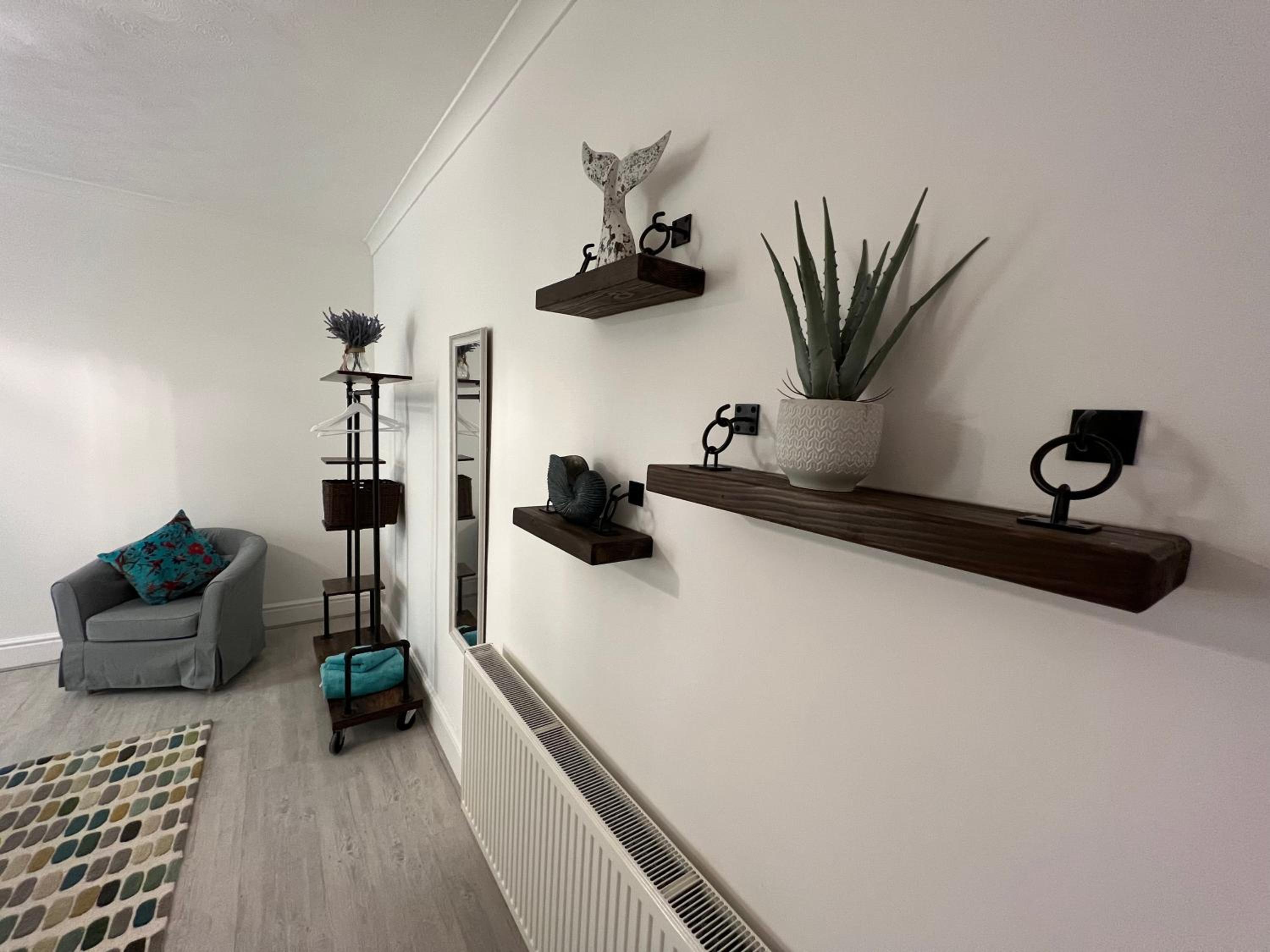 Large Three bed Two bathroom flat in Central Torquay