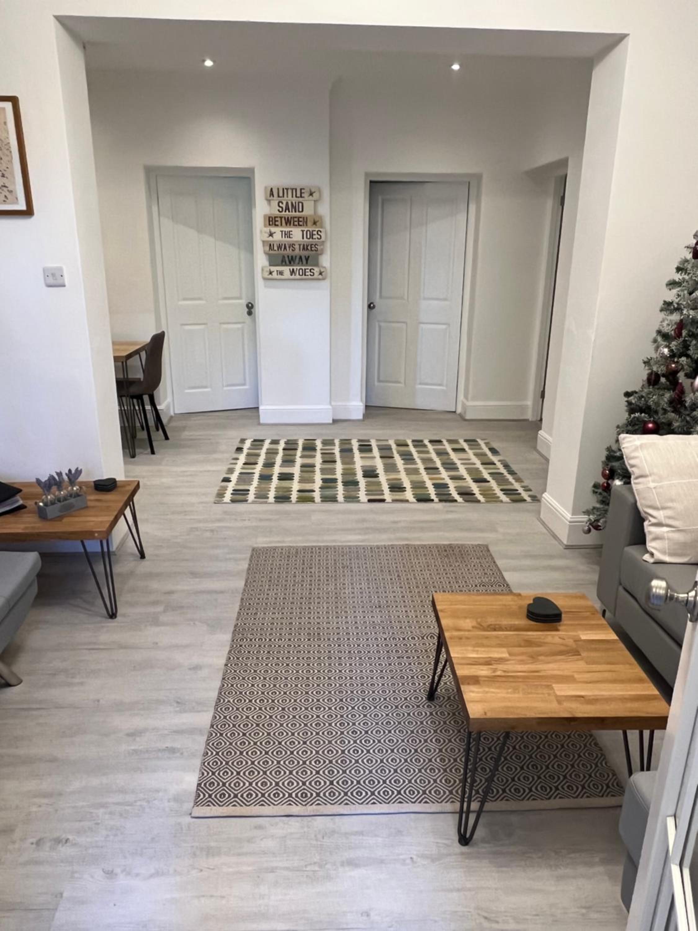 Large Three bed Two bathroom flat in Central Torquay