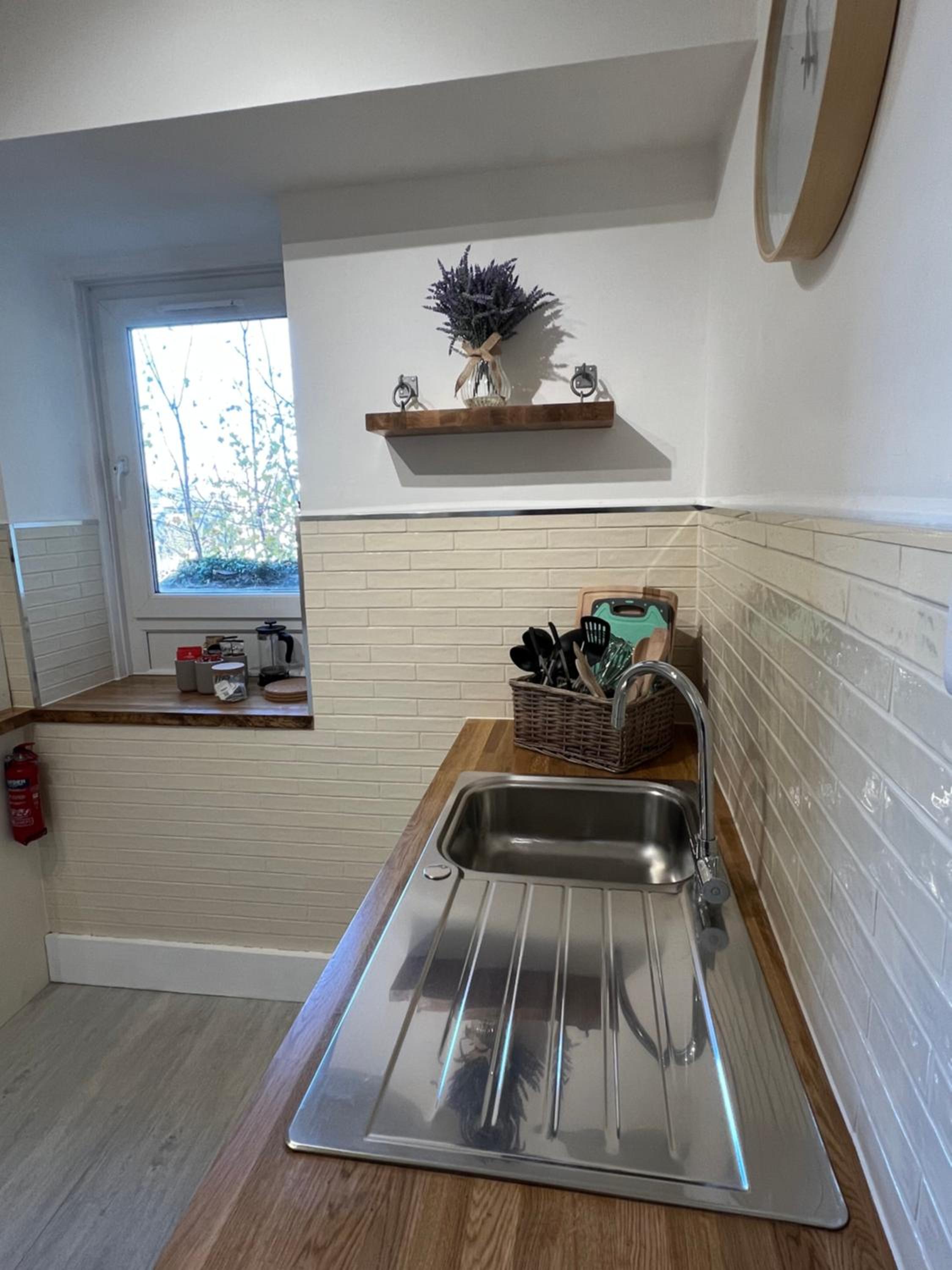 Large Three bed Two bathroom flat in Central Torquay