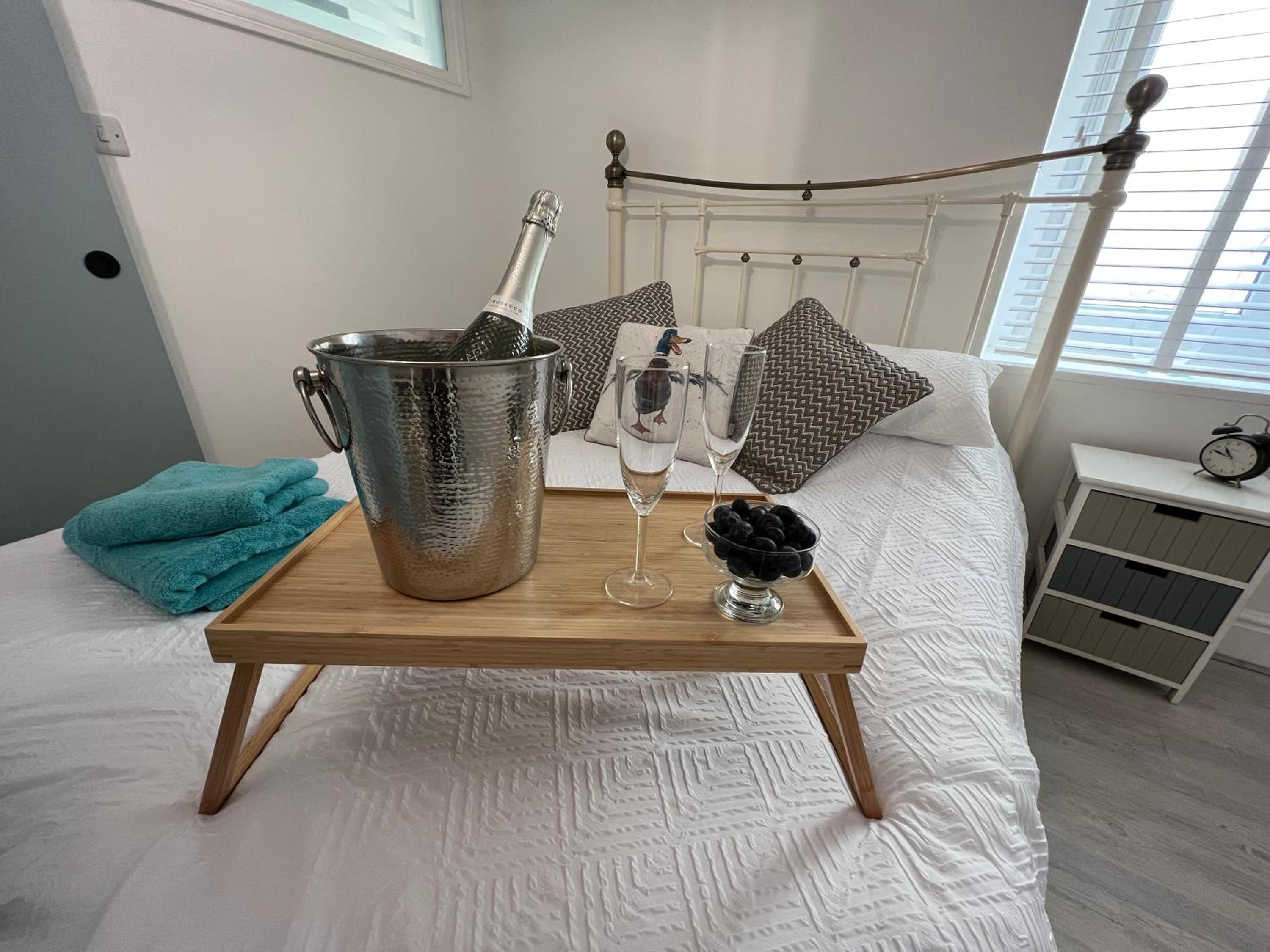 Large Three bed Two bathroom flat in Central Torquay