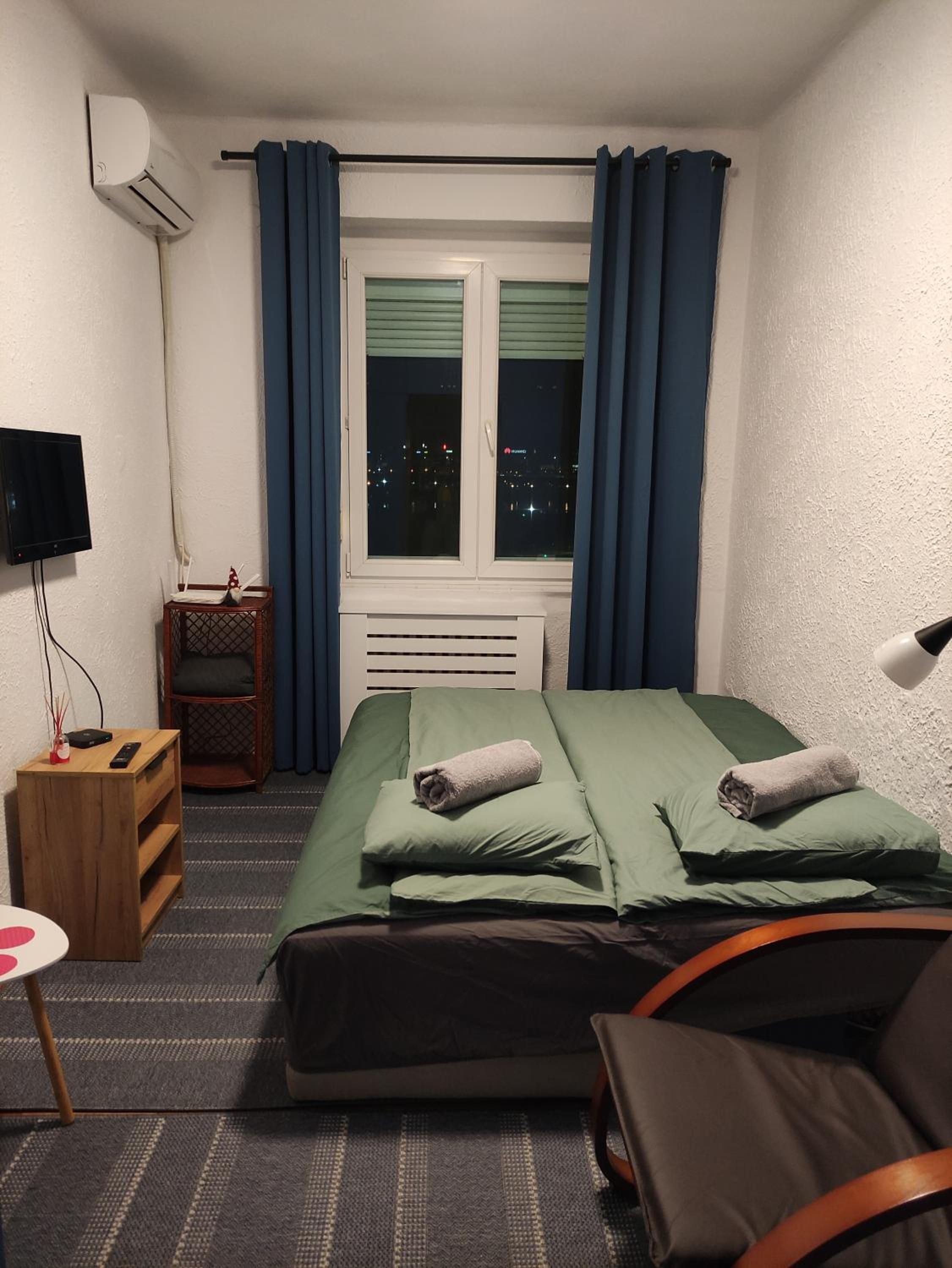 Beogradski sajam san - Belgrade Fair sleep view 4