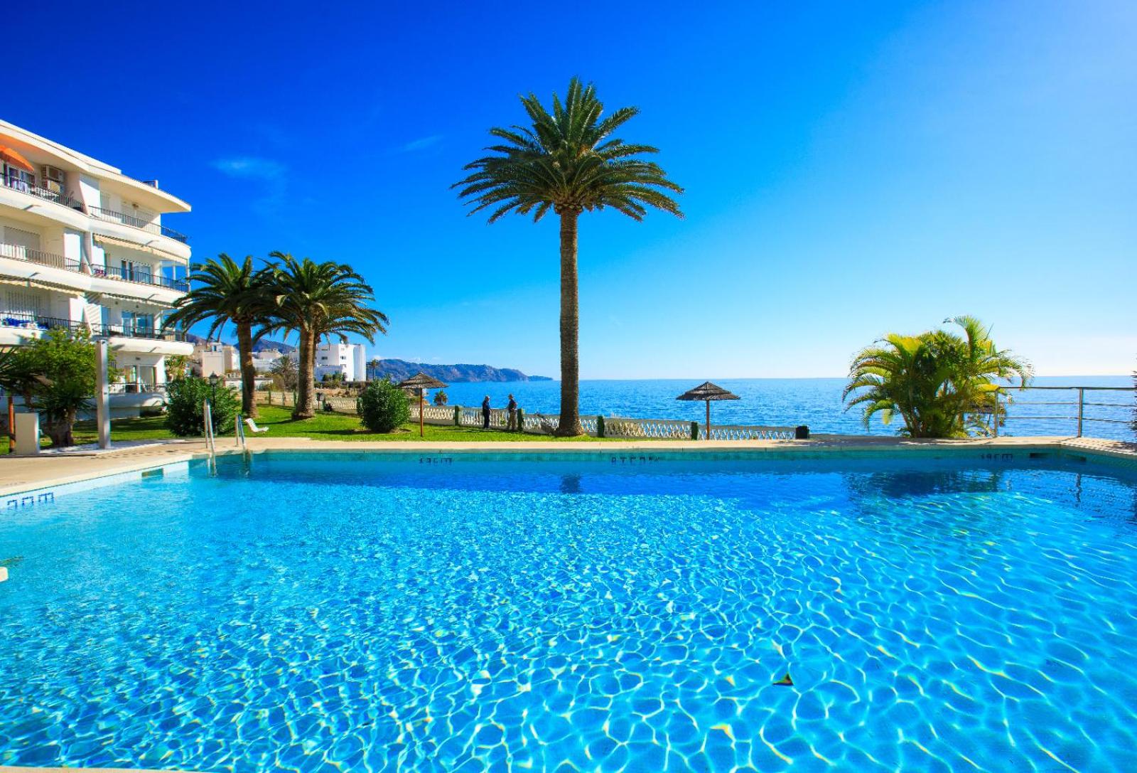 Acapulco playa Nerja photo 1