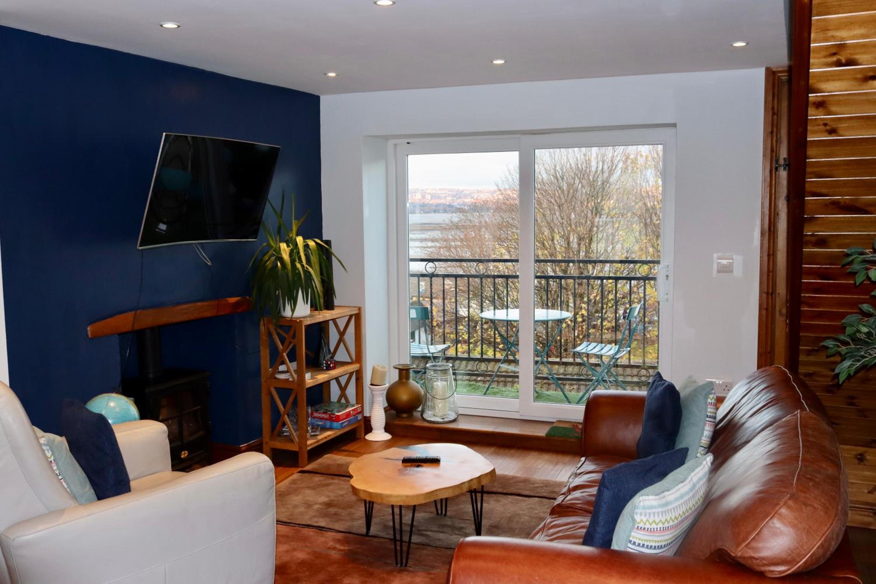 Extended Fishermans cottage with stunning sea views view 4