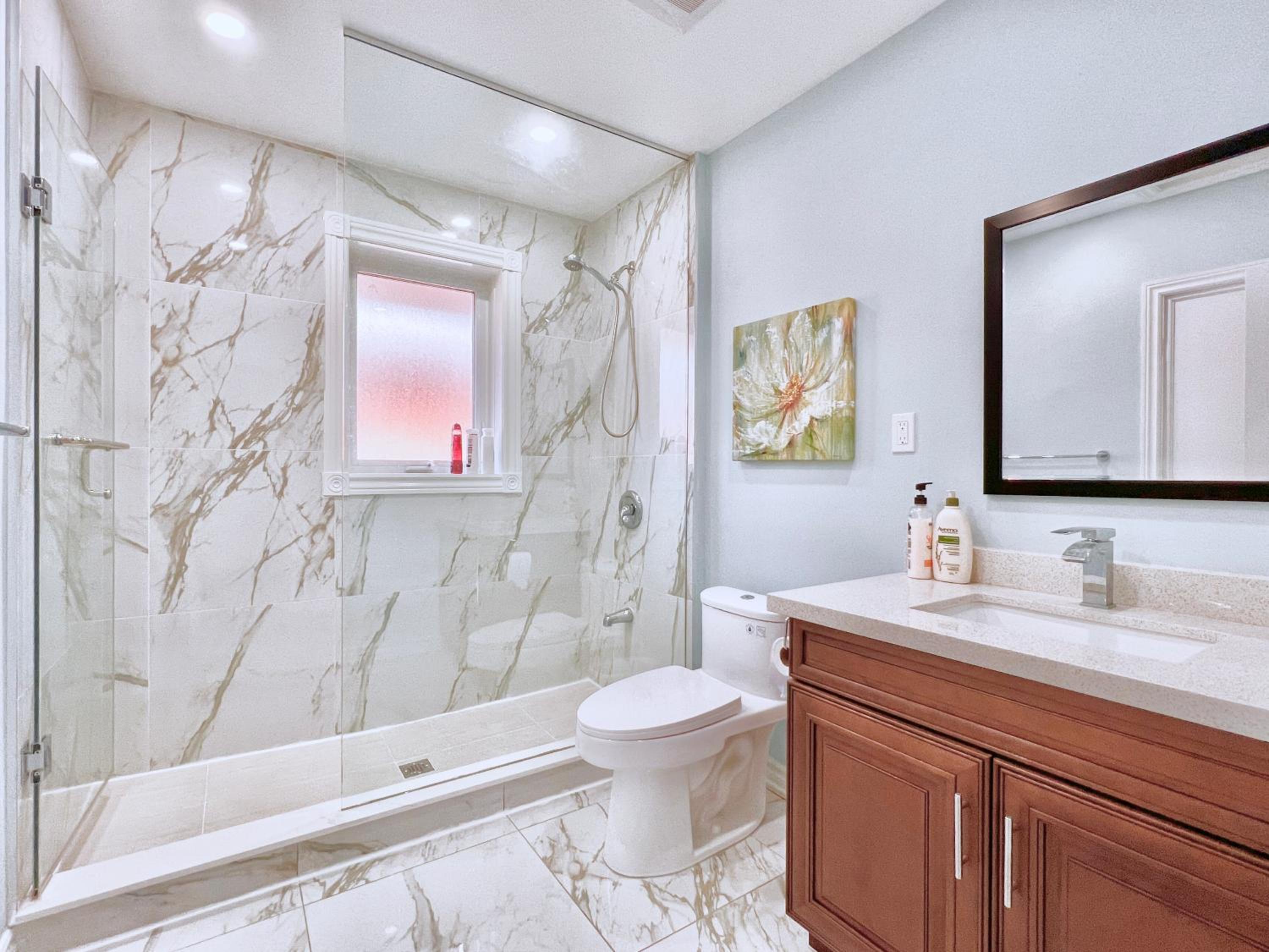 Renovated Rooms 10-min to Finch Subway Near Yonge St view 2