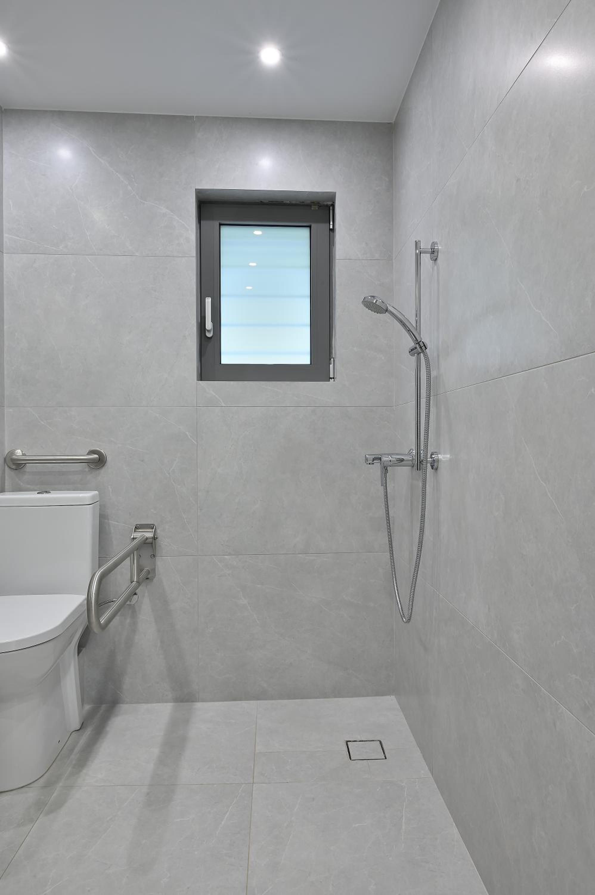 The Lop Athens Holidays Luxury Suites
