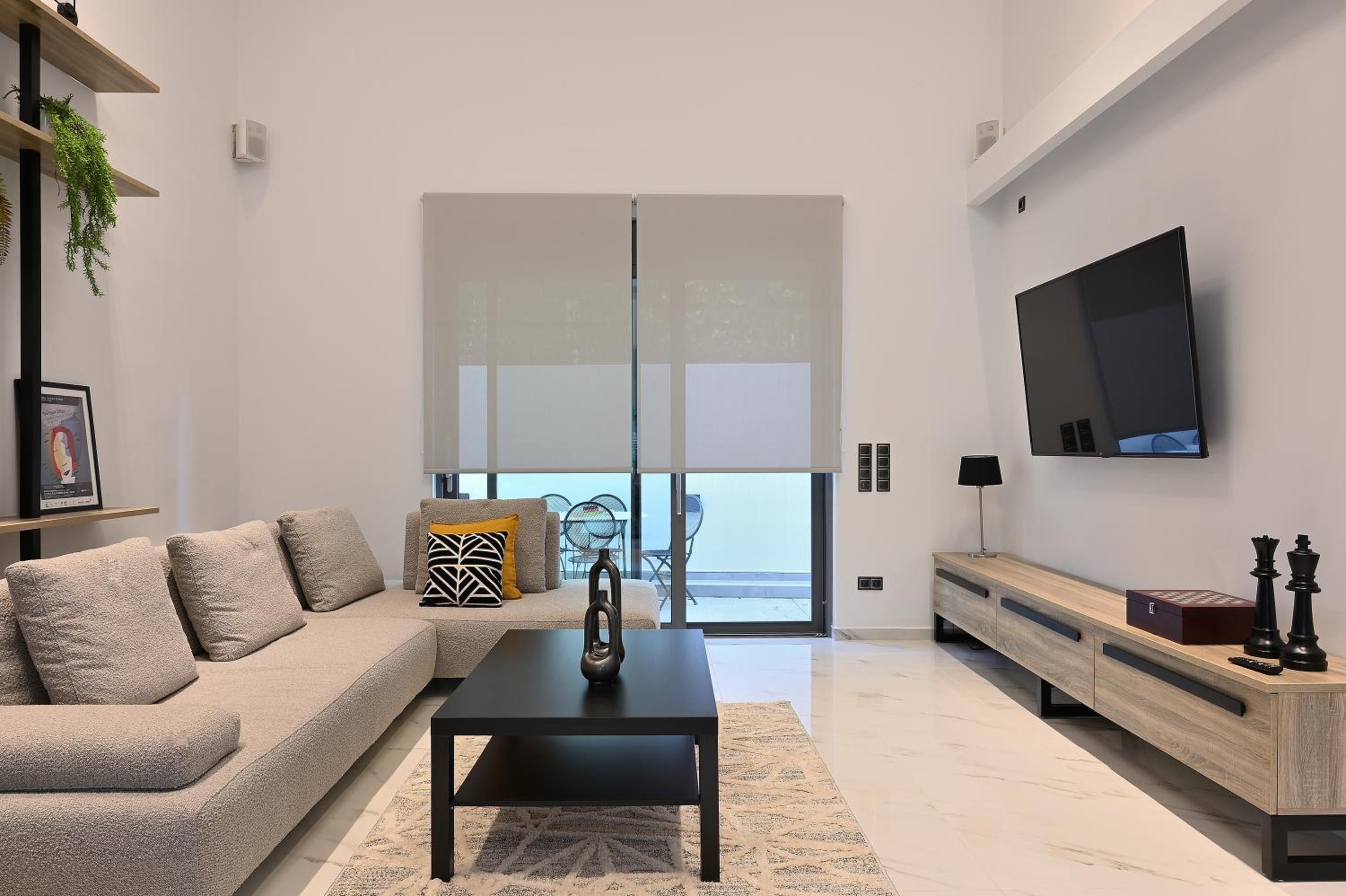 The Lop Athens Holidays Luxury Suites