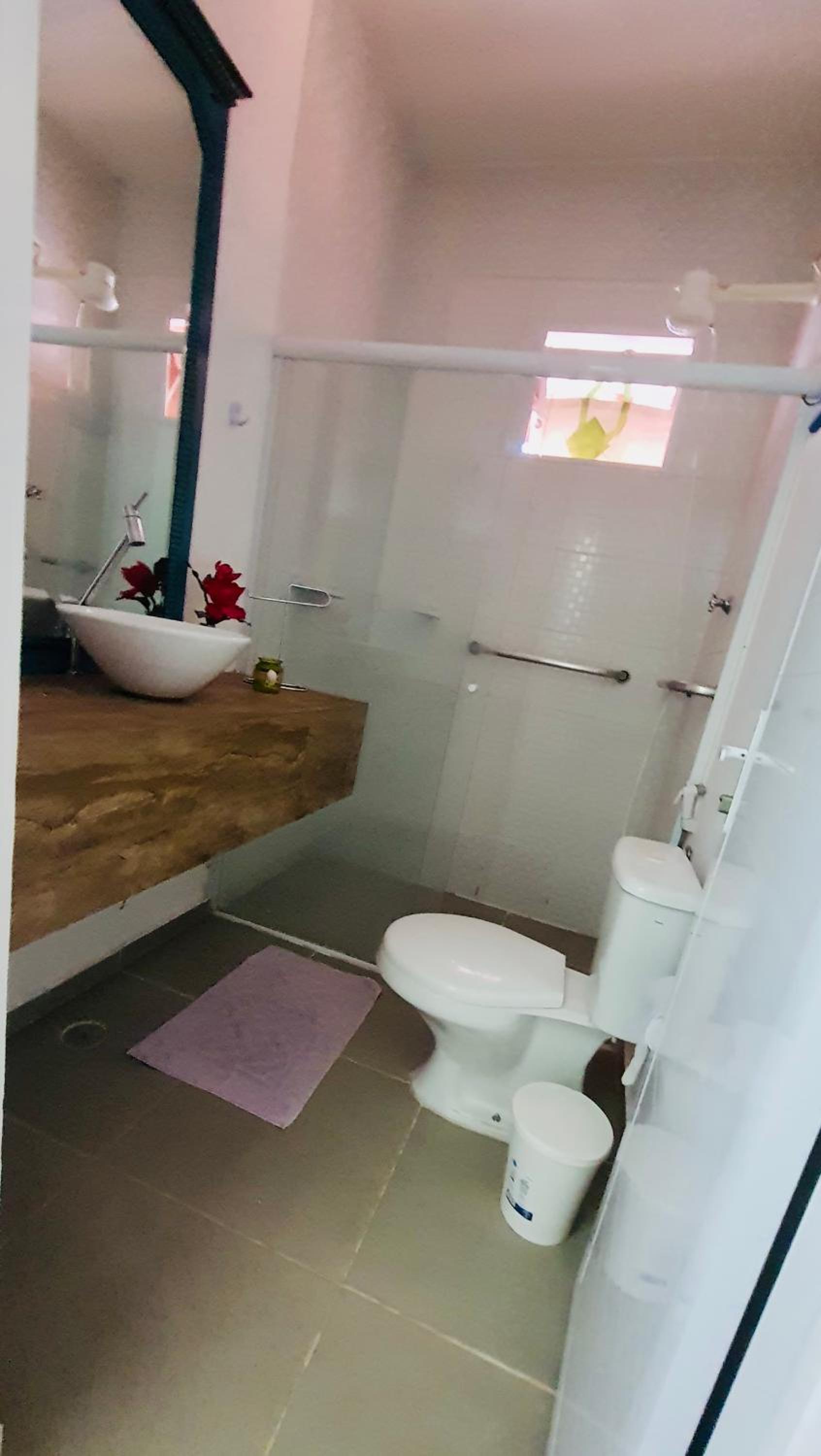 Casa em condomínio a 600m da praia de Pernambuco ideal para família