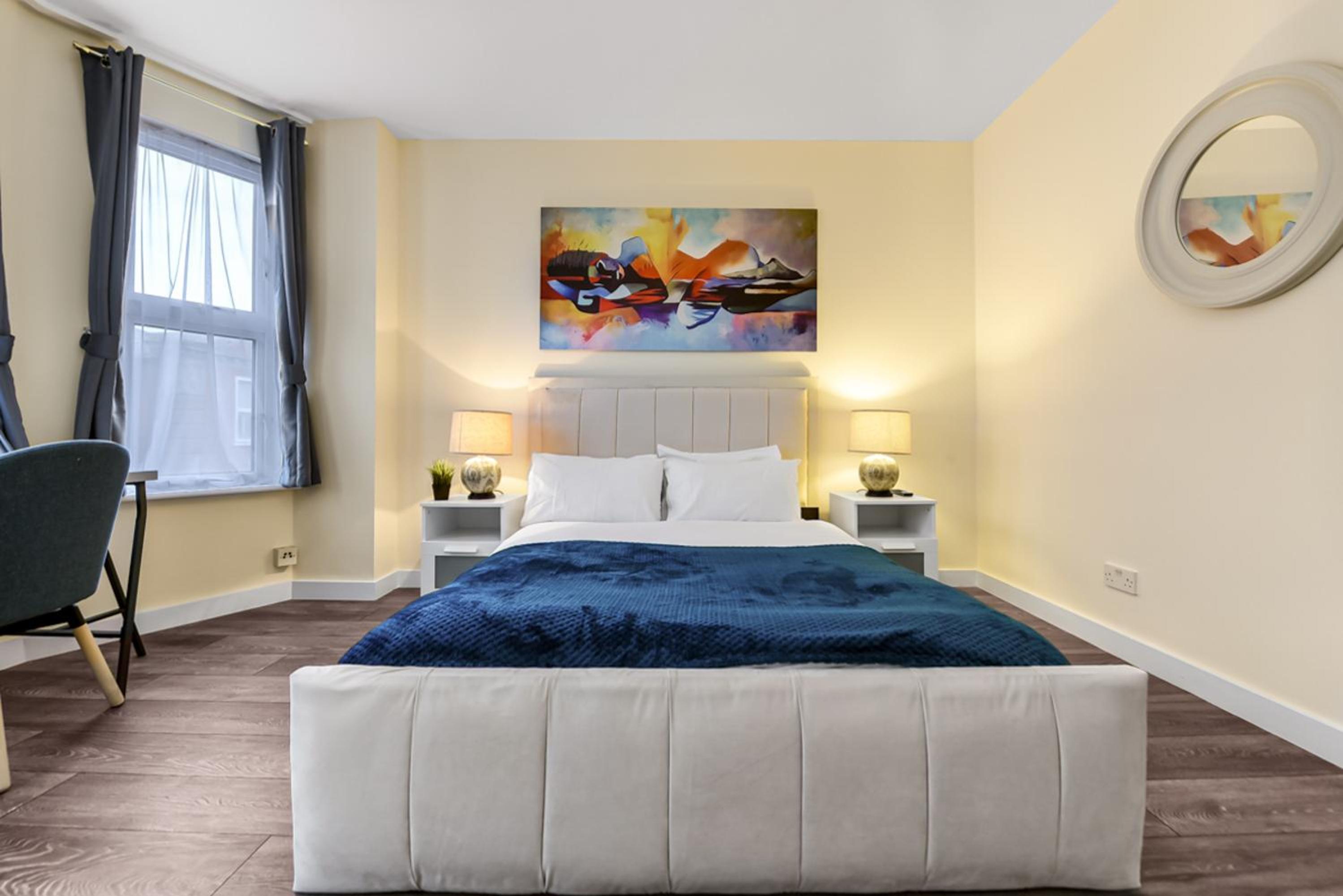 Near Canada Water, 2 Beds, Families, Overground