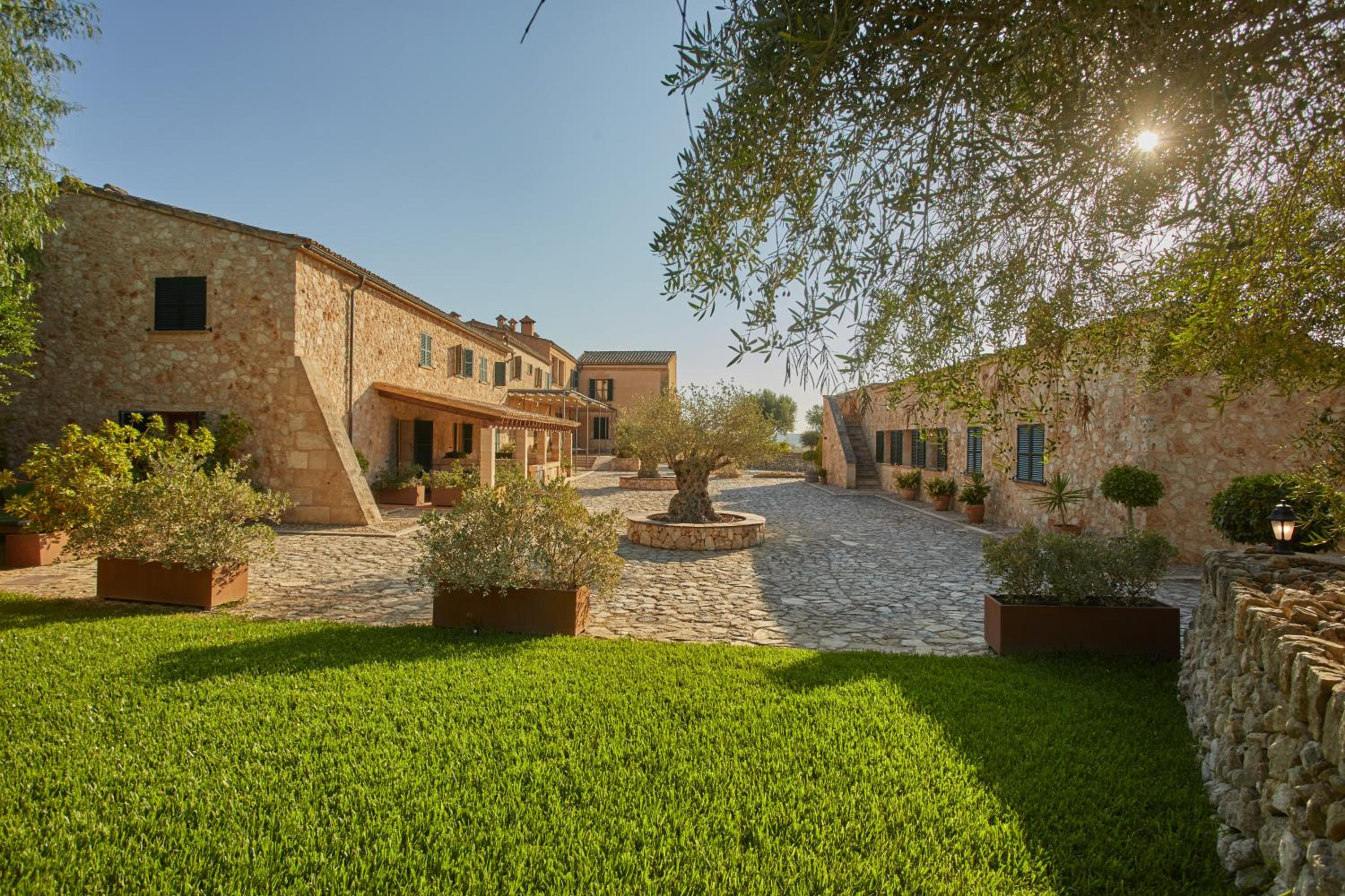Hotel Rural Es Riquers