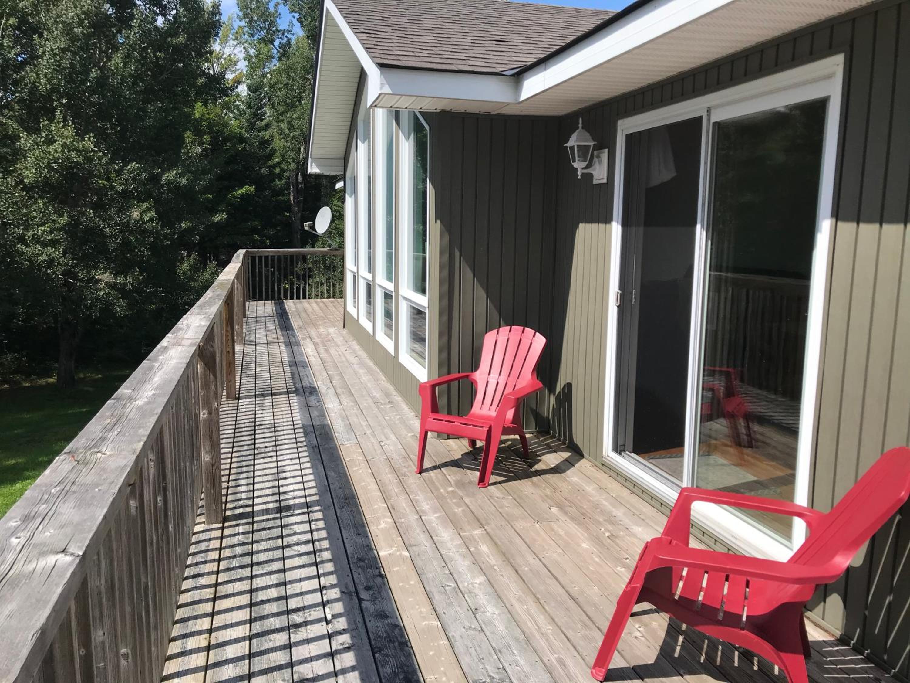 Perfect 3 bedroom waterfront muskoka cottage