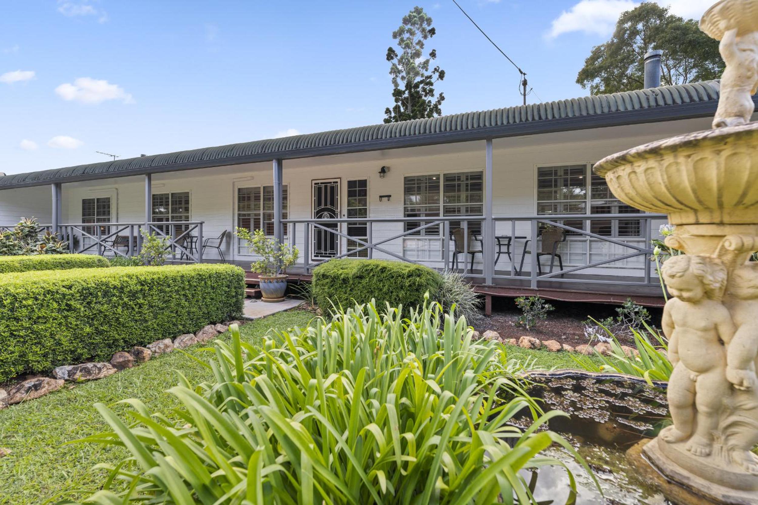 Birds 'n' Bloom Cottages