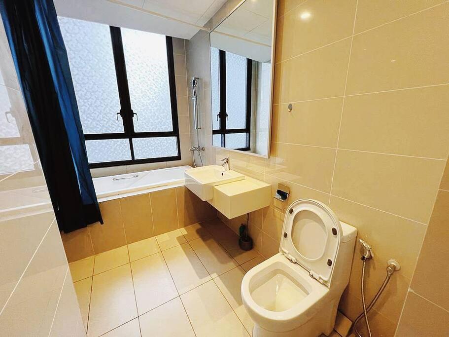 PROMO Connected train 2 Bedroom (ABOVE MALL) 20