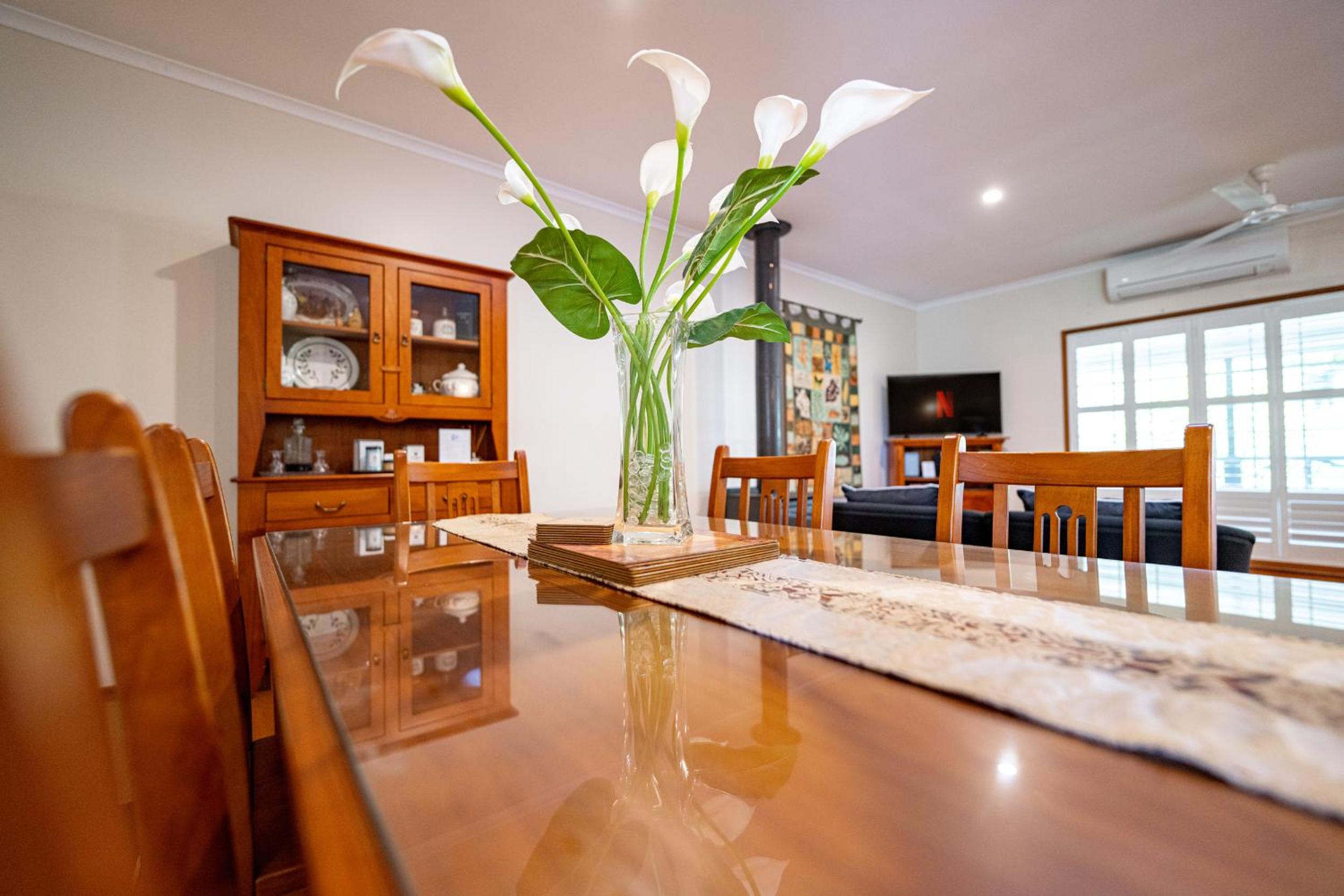 Birds 'n' Bloom Cottages