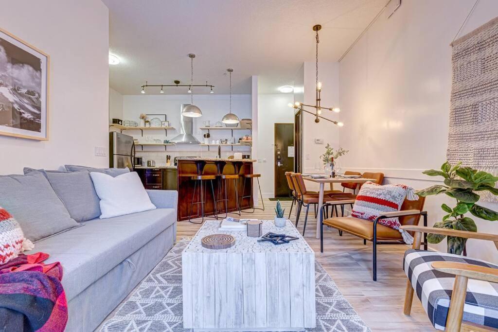 Hotel ⭐️mountain Retreat⭐️pool+hot Tub✔bbq/patio✔king Bed!