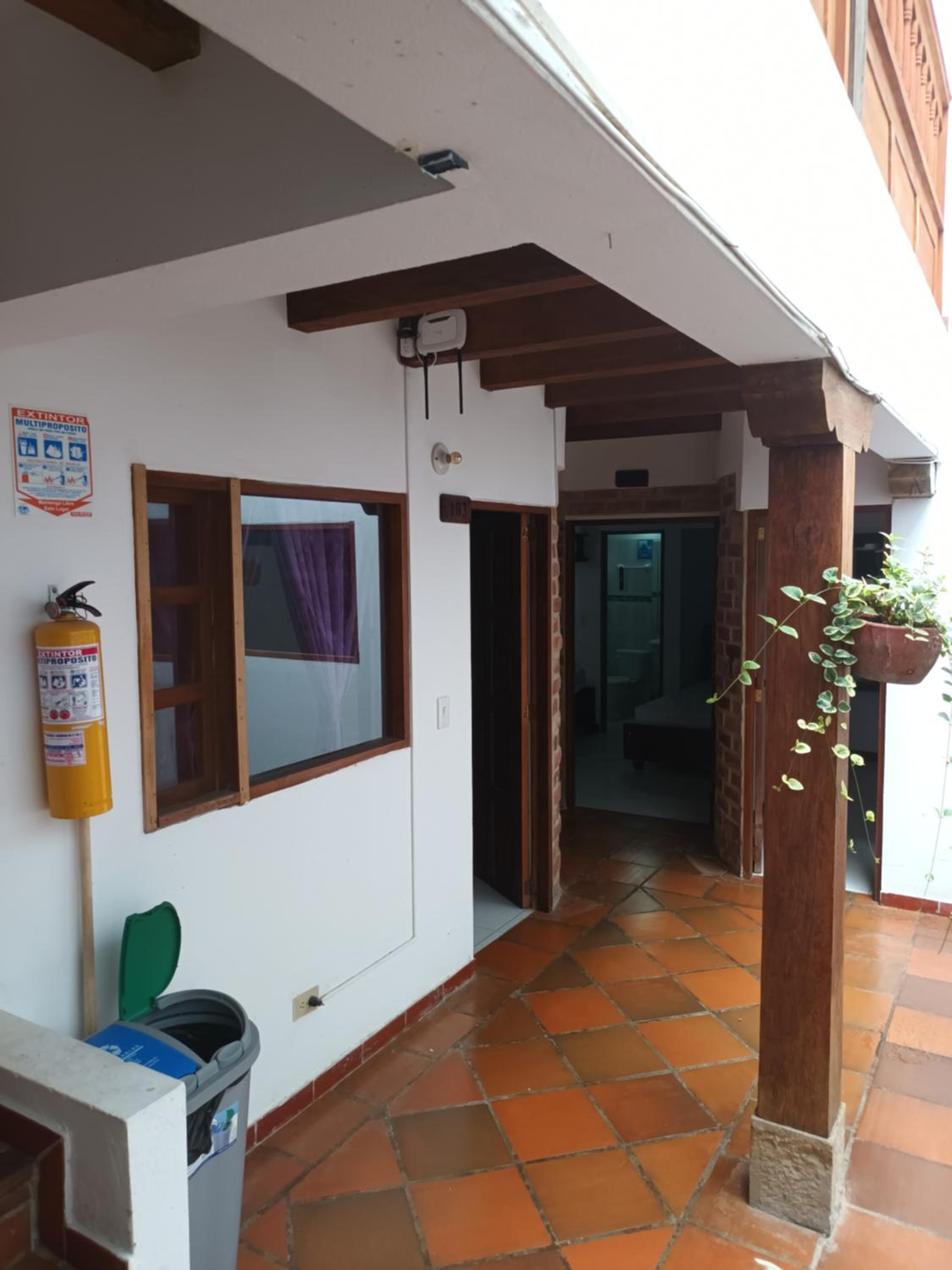 Cemandy Hostal