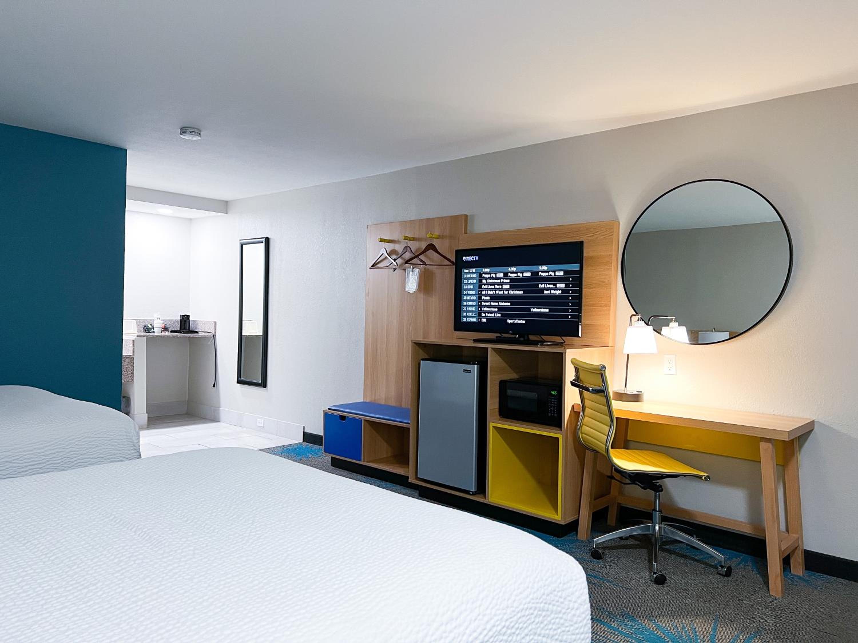 Destin Vacations - Days Inn  Suites by Wyndham Santa Rosa, NM - Property Image 6