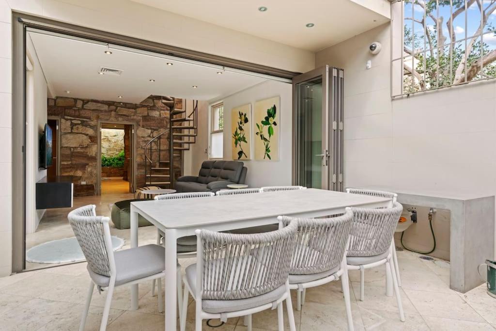 Hotel The Kirribilli - Image 1