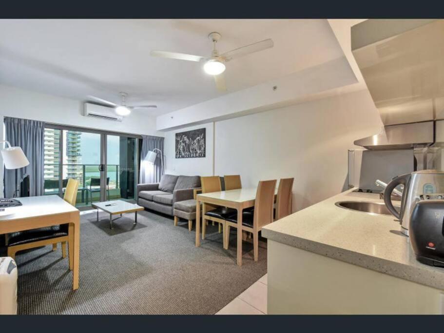 Pandanas Apt 3 (Darwin CBD, Harbour views)