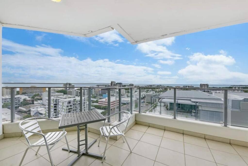 Pandanas 15th floor (Water, City & Sunset views)
