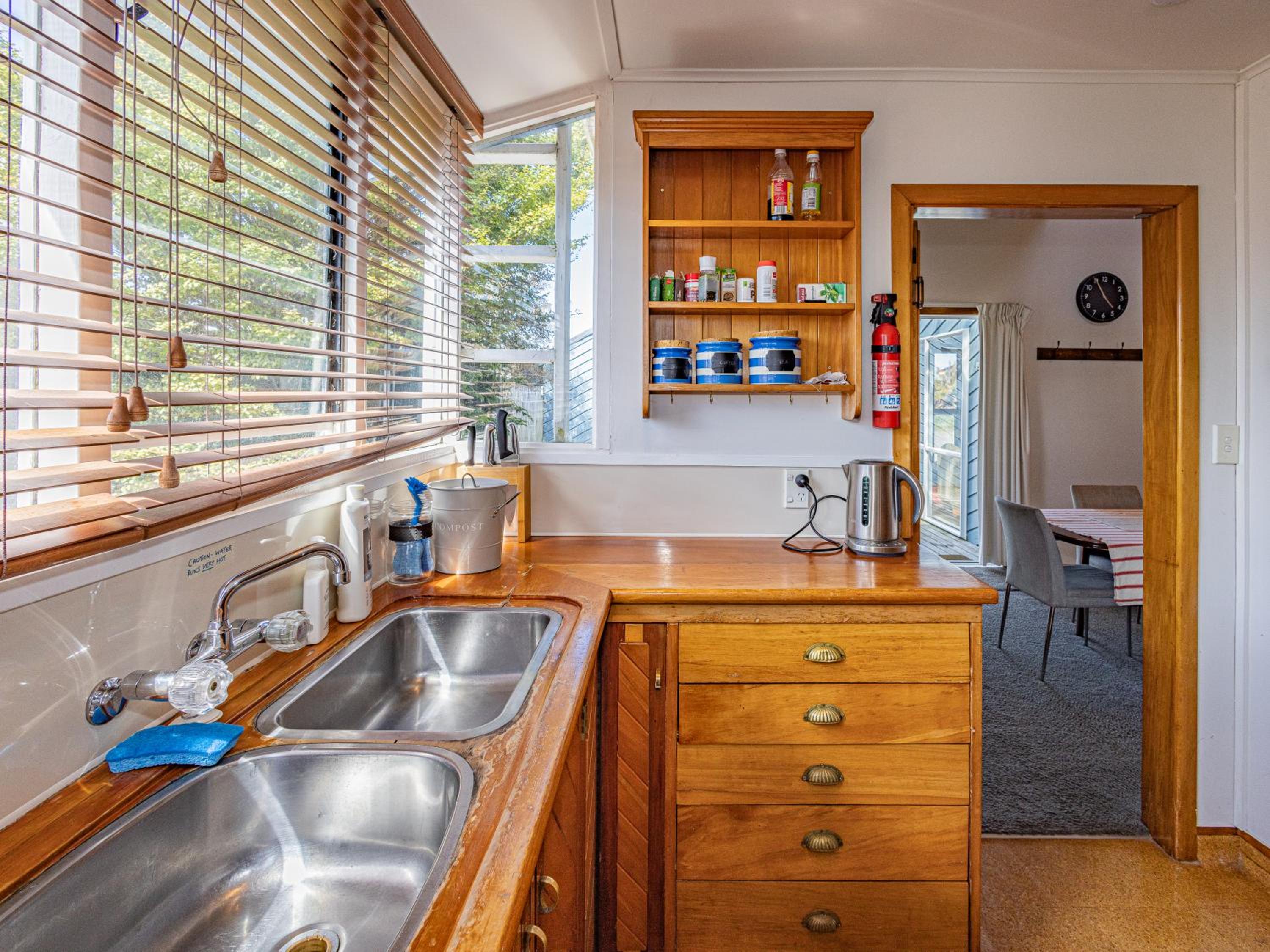 Ariki - National Park Holiday Home view 5
