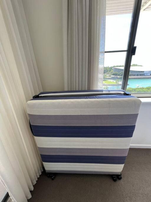 Luxury Waterfront Stay 1bdr (breathtaking Views)