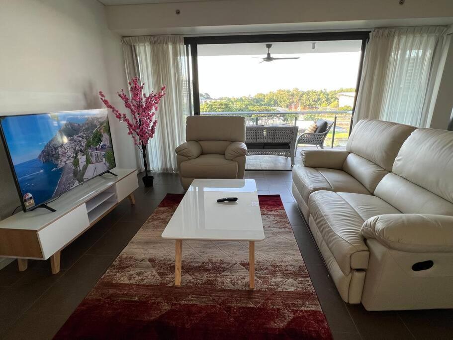 Luxury Waterfront Stay 1bdr (breathtaking Views)