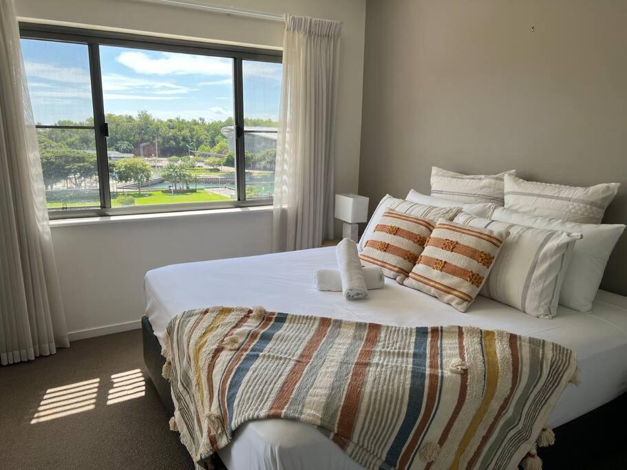 Luxury Waterfront Stay 1bdr (breathtaking Views)