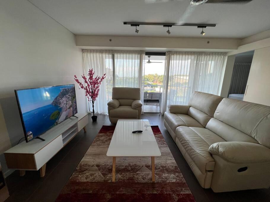 Luxury Waterfront Stay 1bdr (breathtaking Views)