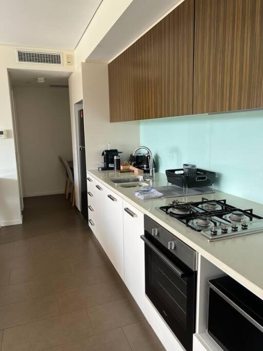 Luxury Waterfront Stay 1bdr (breathtaking Views)