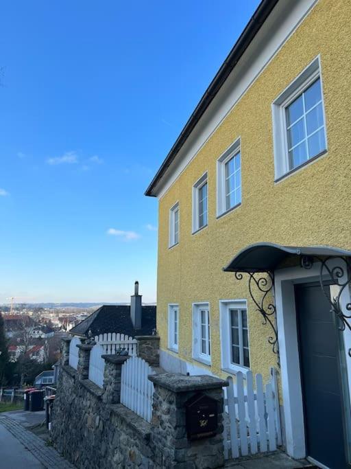 Modernes Haus nähe Schloss Ulmerfeld