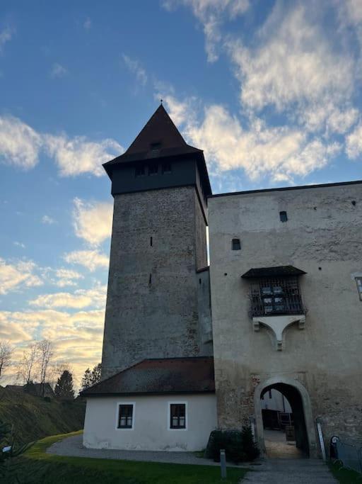 Modernes Haus nähe Schloss Ulmerfeld