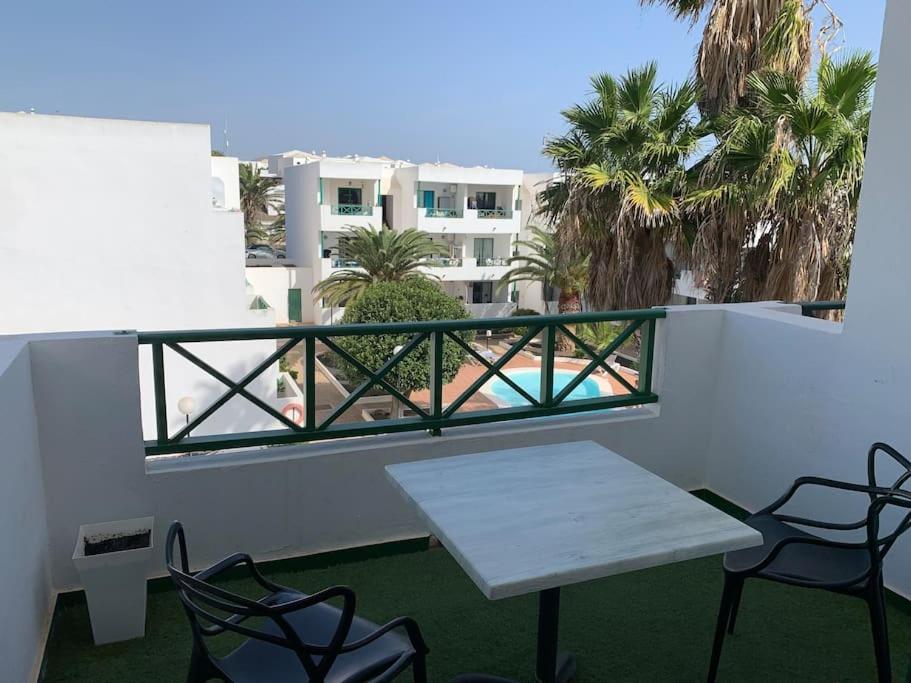 Coqueto apartamento ZUA con piscina