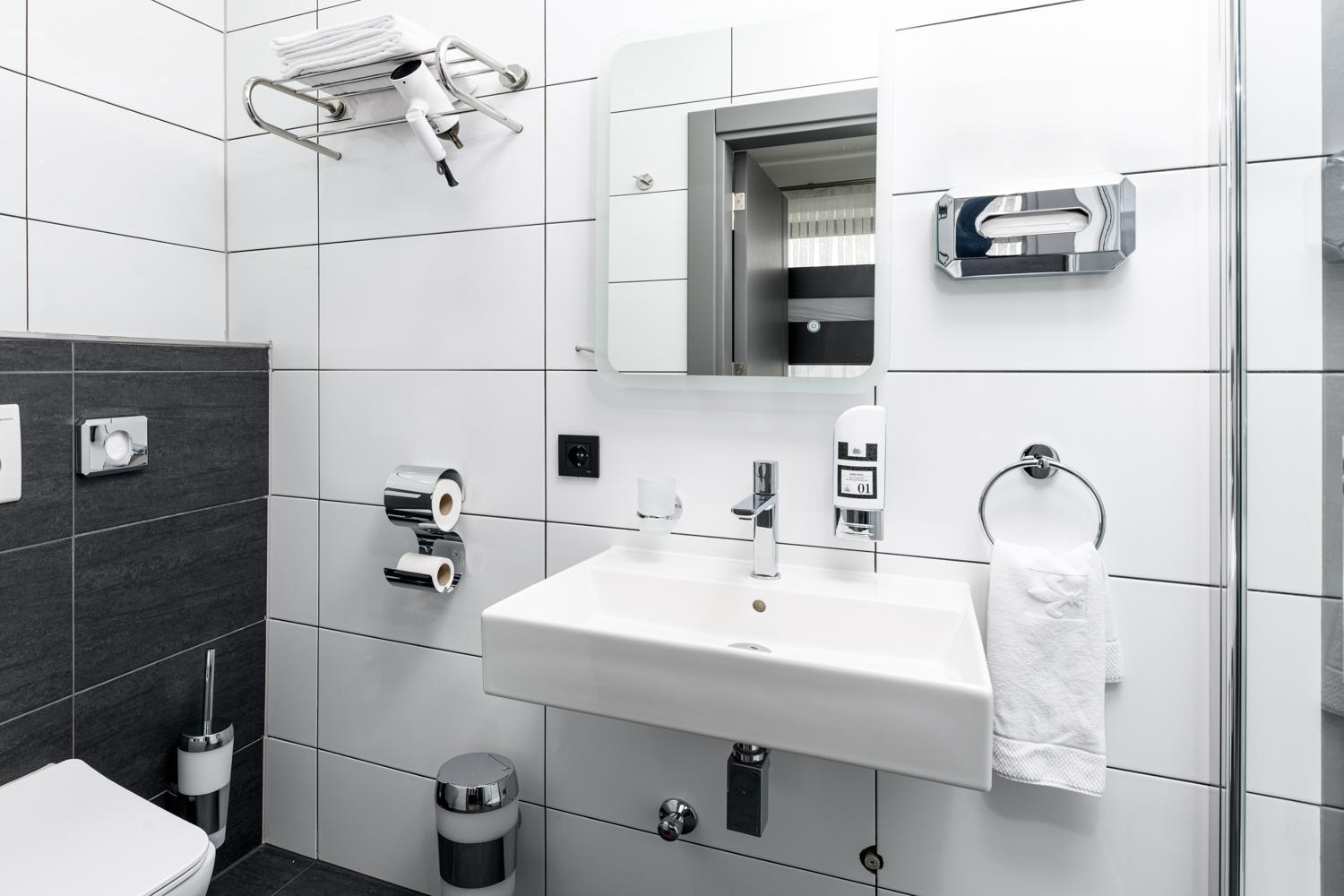 PARKHOTEL BRAUNAU - 24 Stunden Self Check-IN