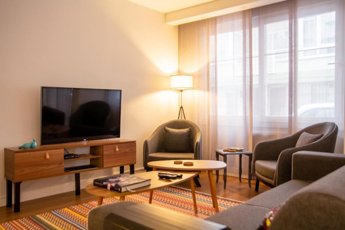 Hotel Flat Close to Beach in Karsiyaka - Image 1