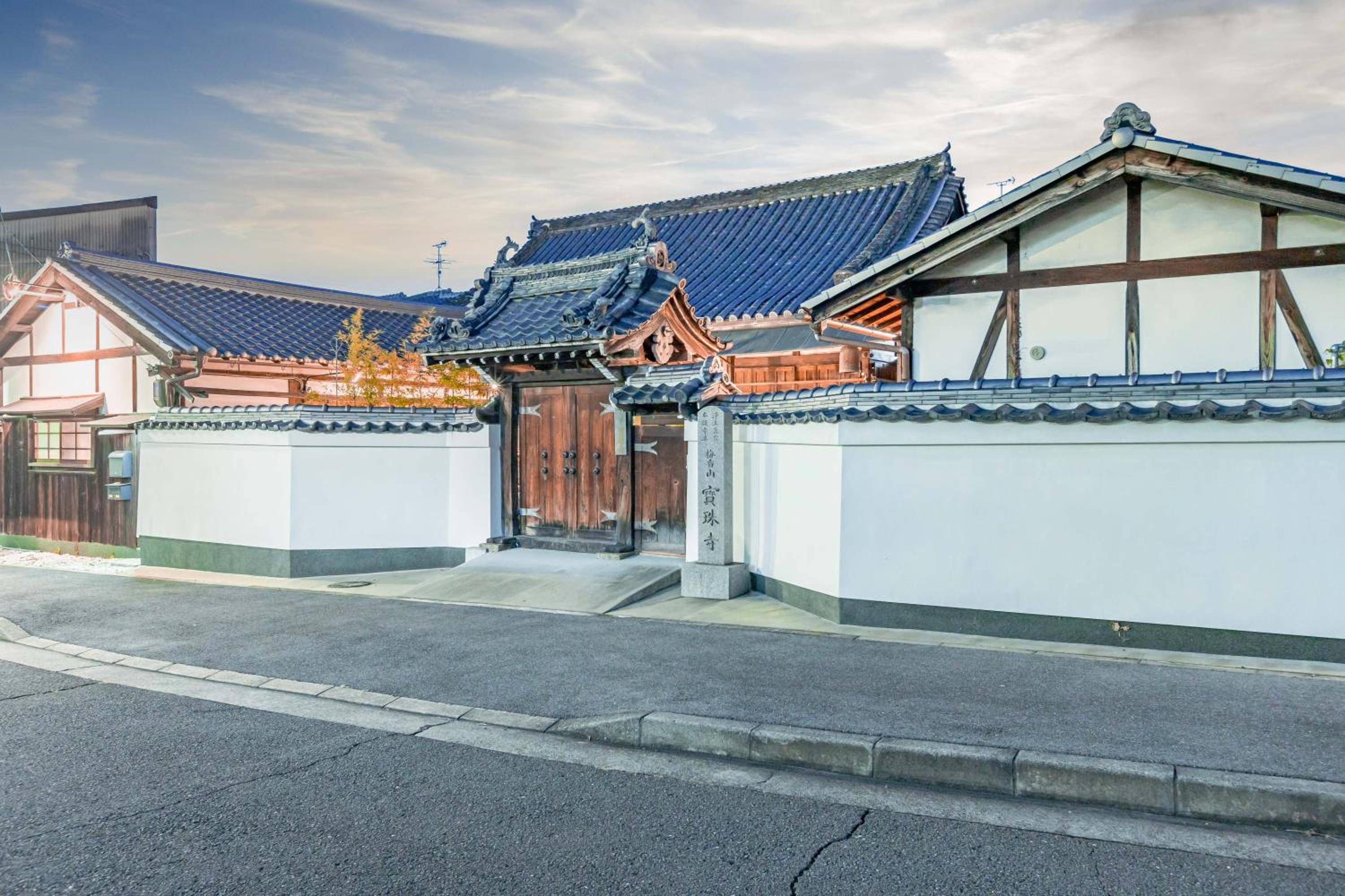 The temple - Houjuji - view 2