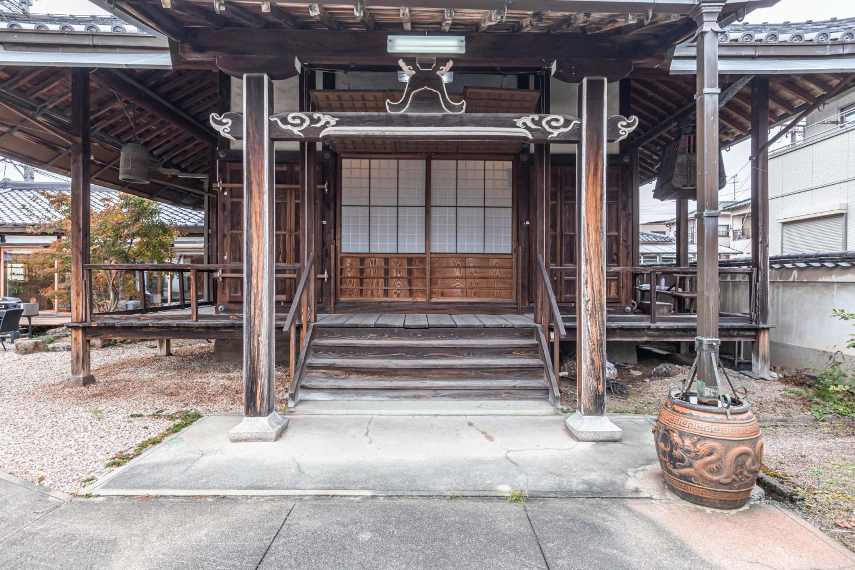 The temple - Houjuji - view 4