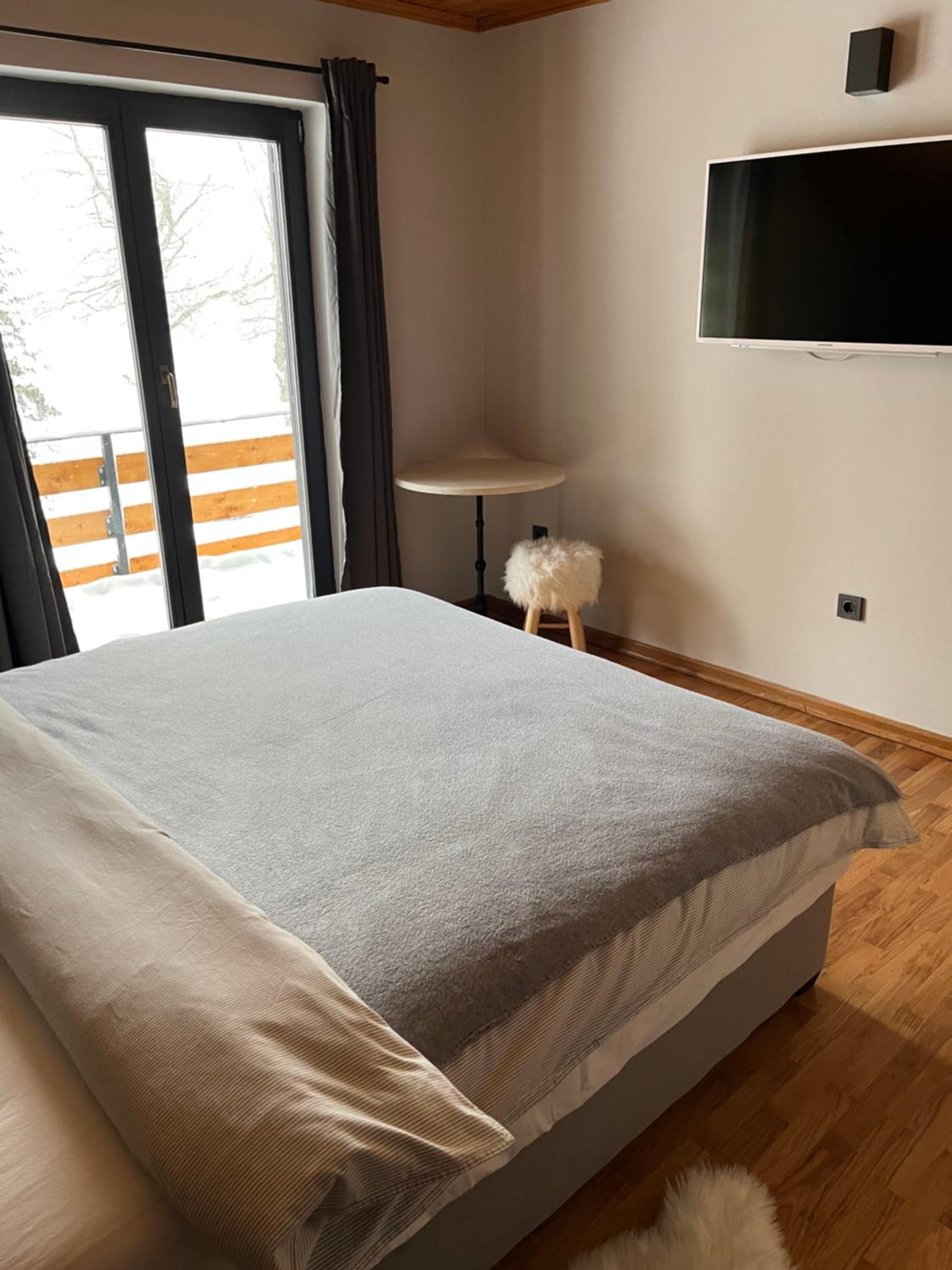 Chalet Mint view 4