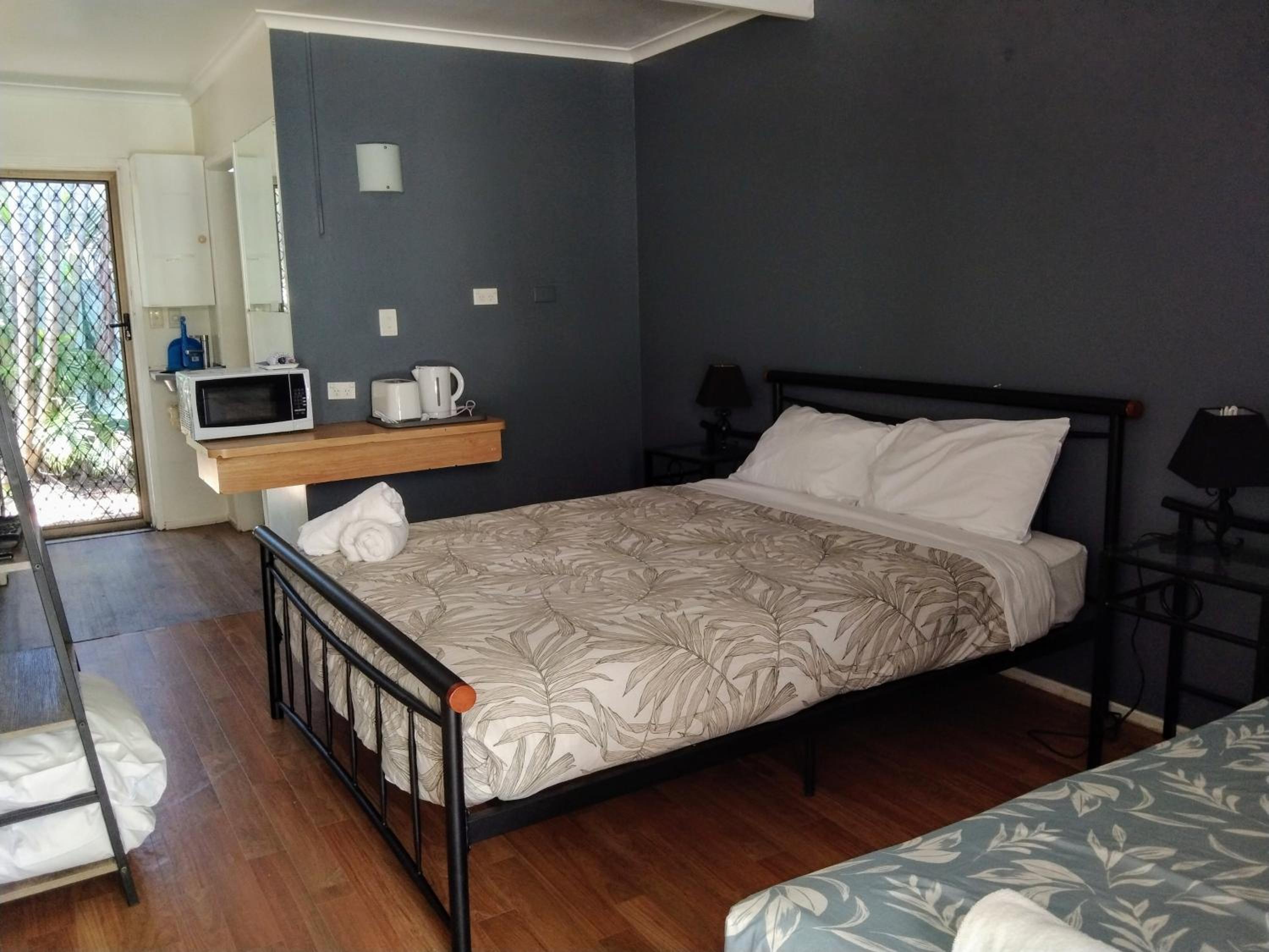 Bargara Beach Motor Inn budget accommodation pet friendly on application - Property Image 54