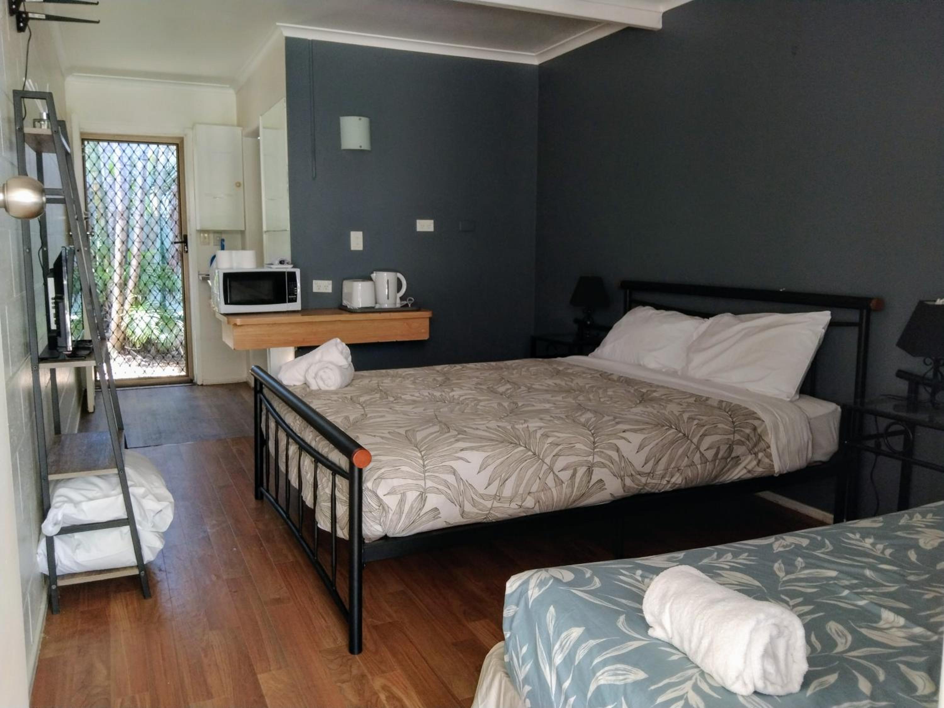 Bargara Beach Motor Inn budget accommodation pet friendly on application - Property Image 58